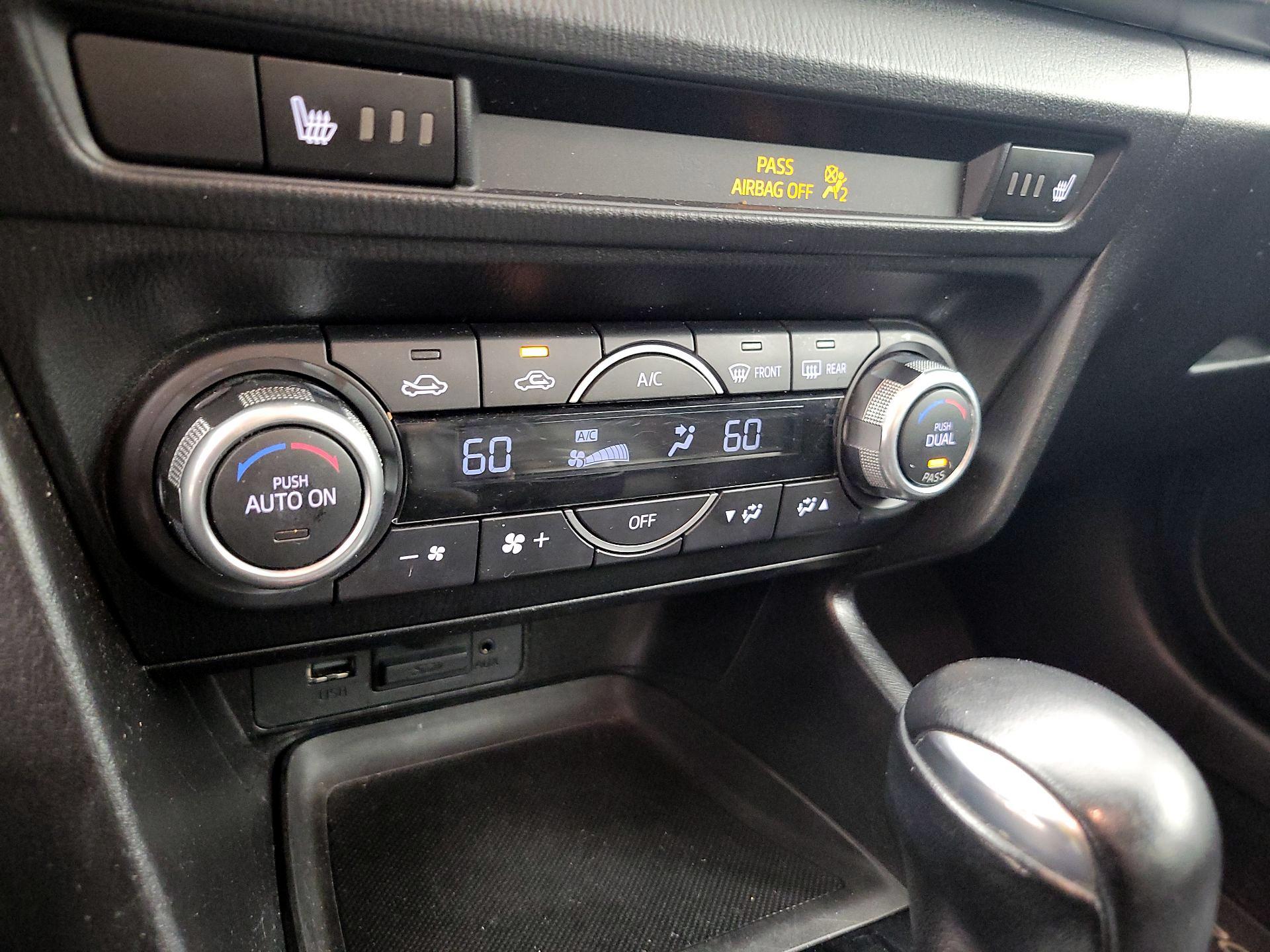 Thumbnail: 2018 Mazda Mazda3 - 14