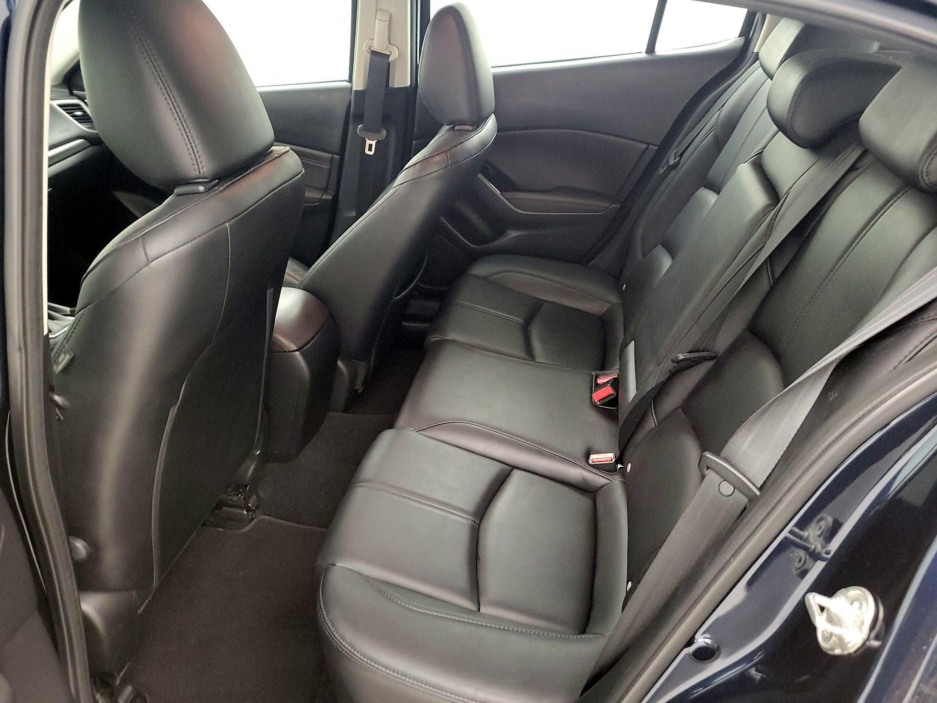 Thumbnail: 2018 Mazda Mazda3 - 17