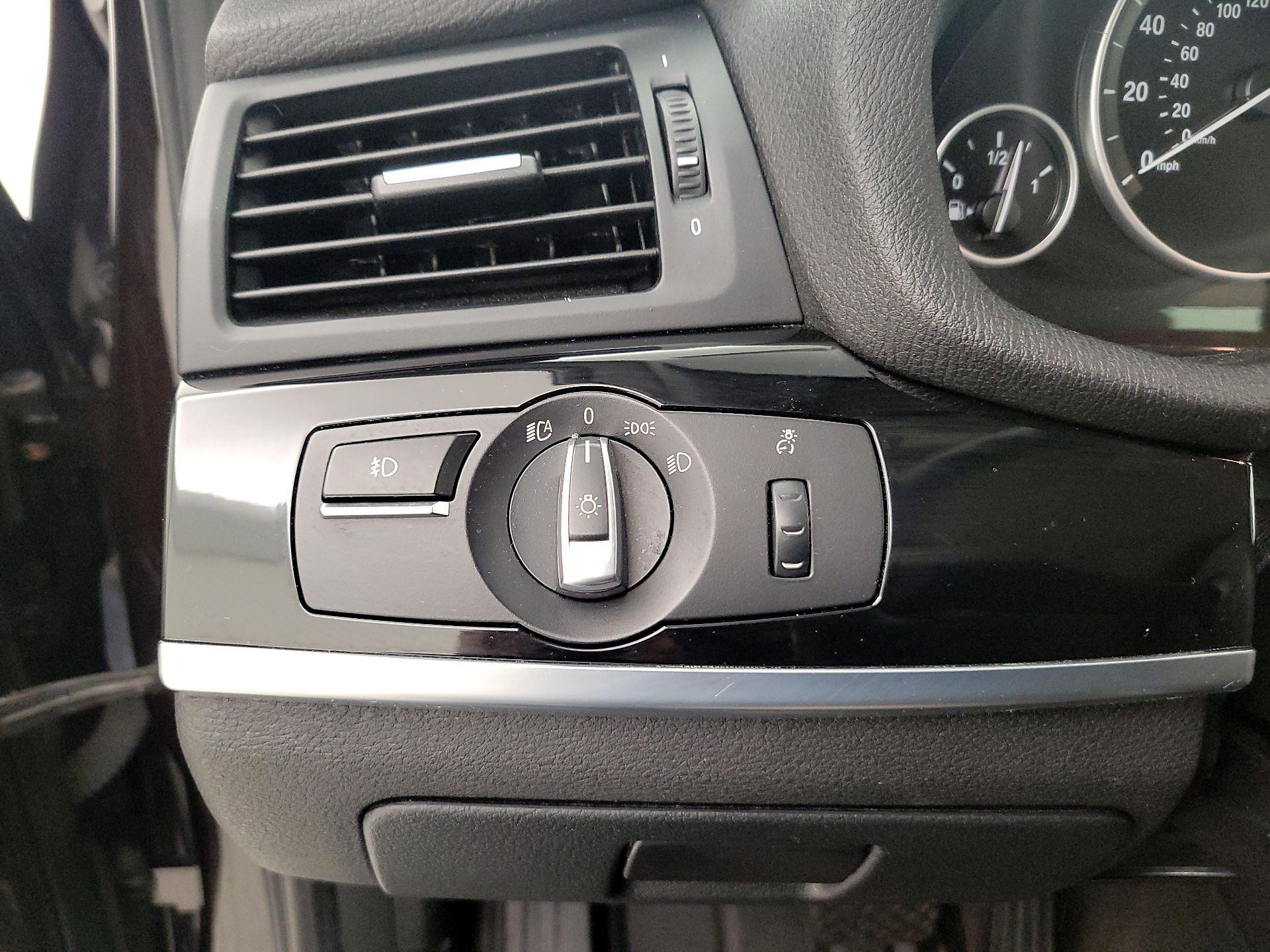 Thumbnail: 2016 BMW X3 - 13