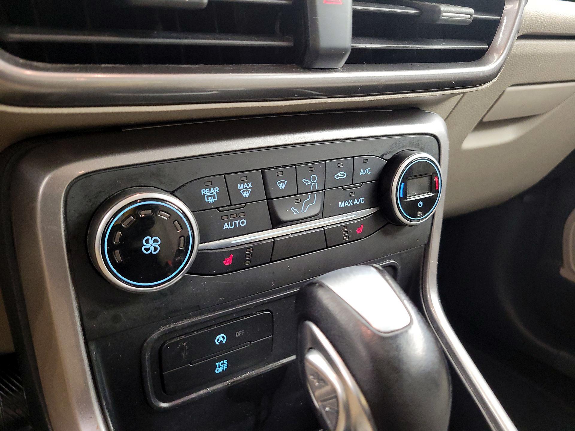 Thumbnail: 2018 Ford EcoSport - 17