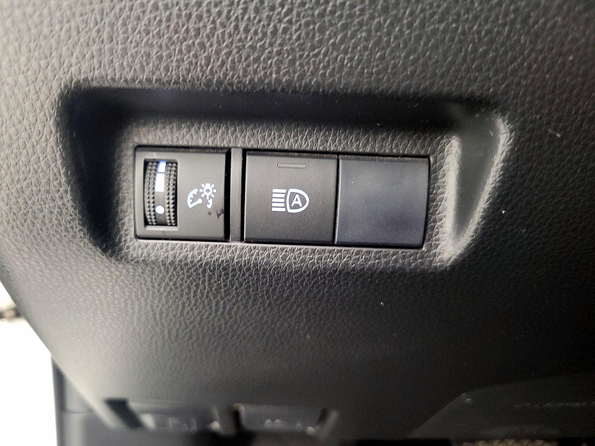 Thumbnail: 2020 Toyota RAV4 - 13