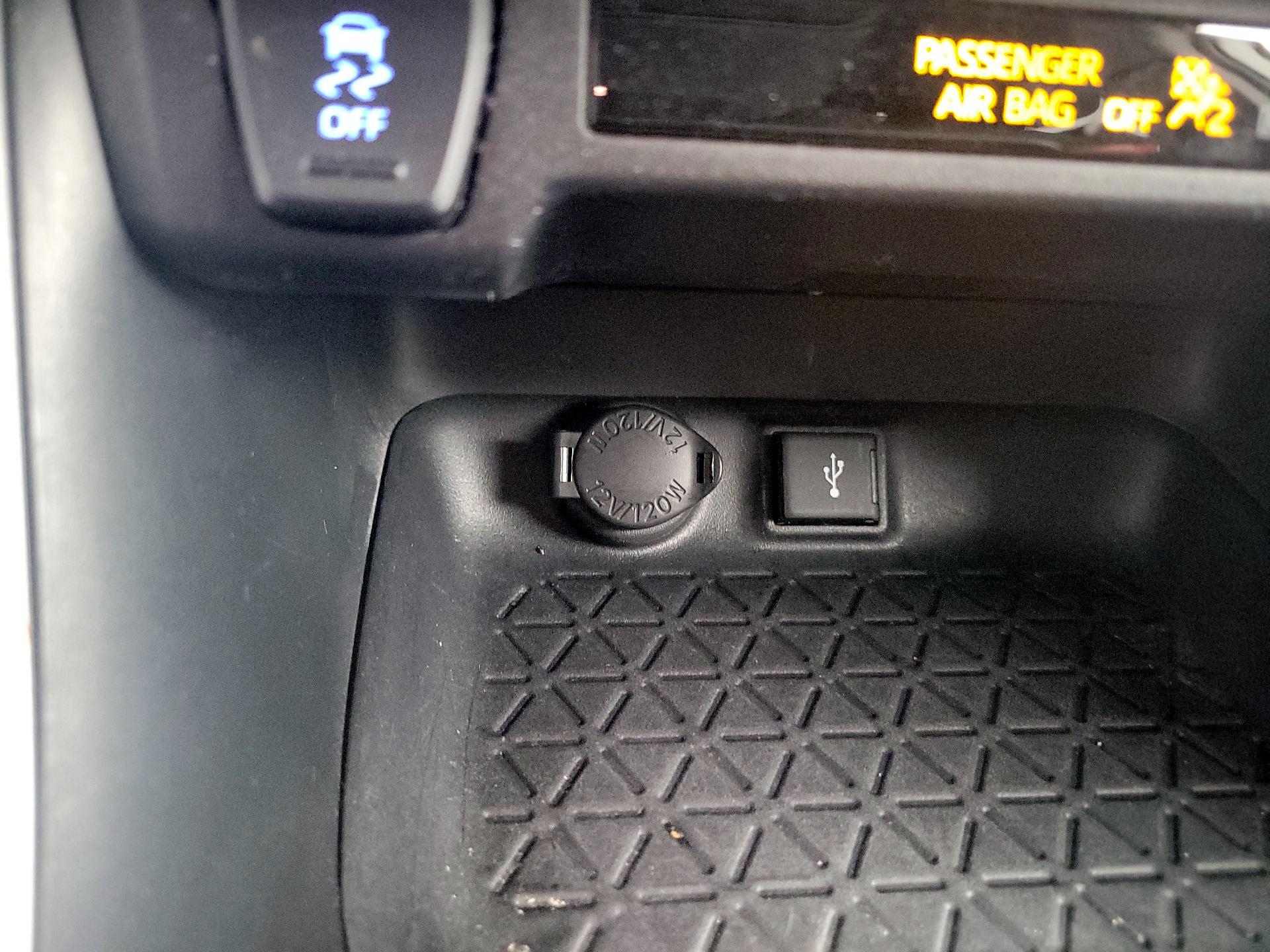 Thumbnail: 2020 Toyota RAV4 - 18