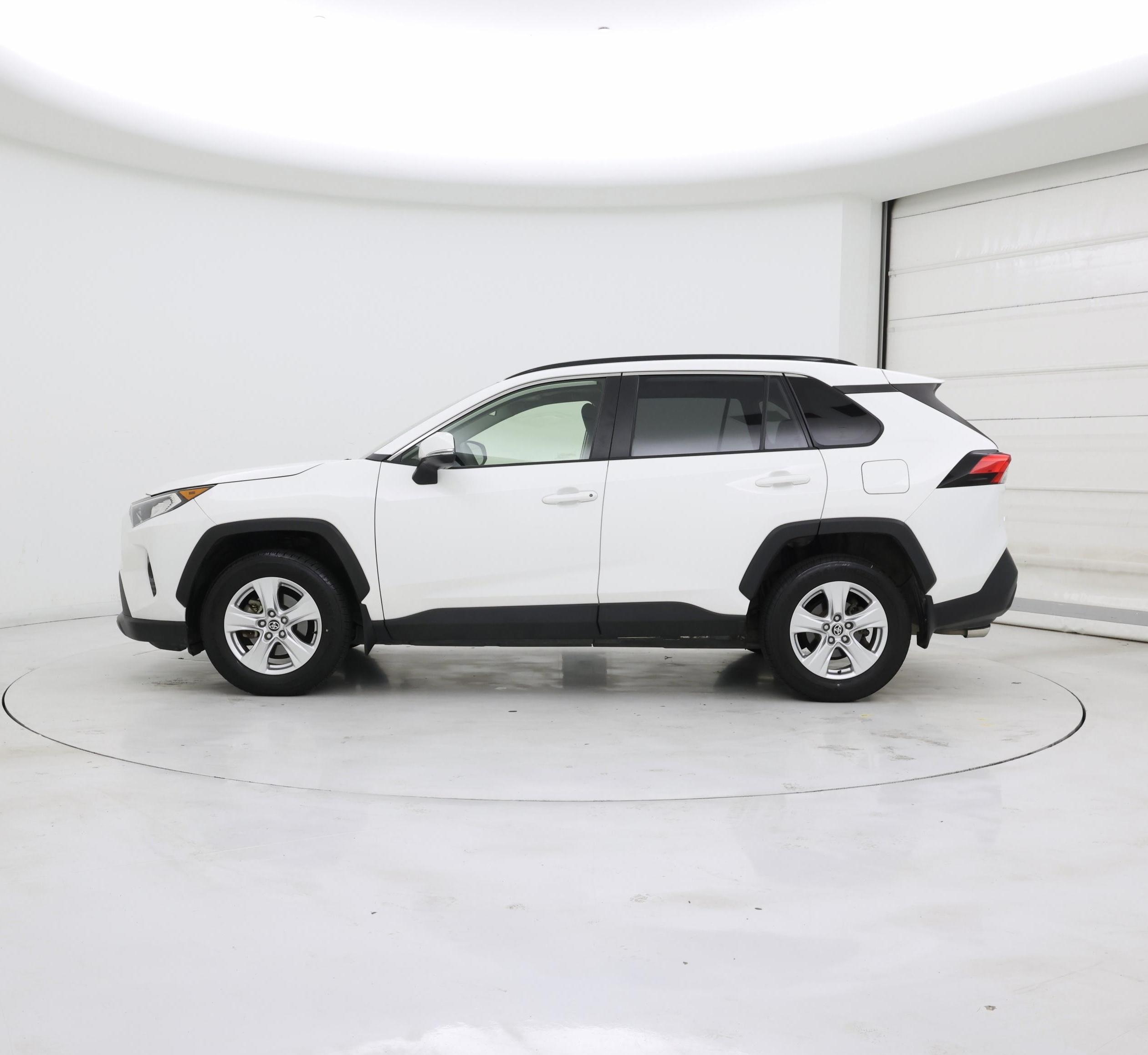 Thumbnail: 2020 Toyota RAV4 - 3