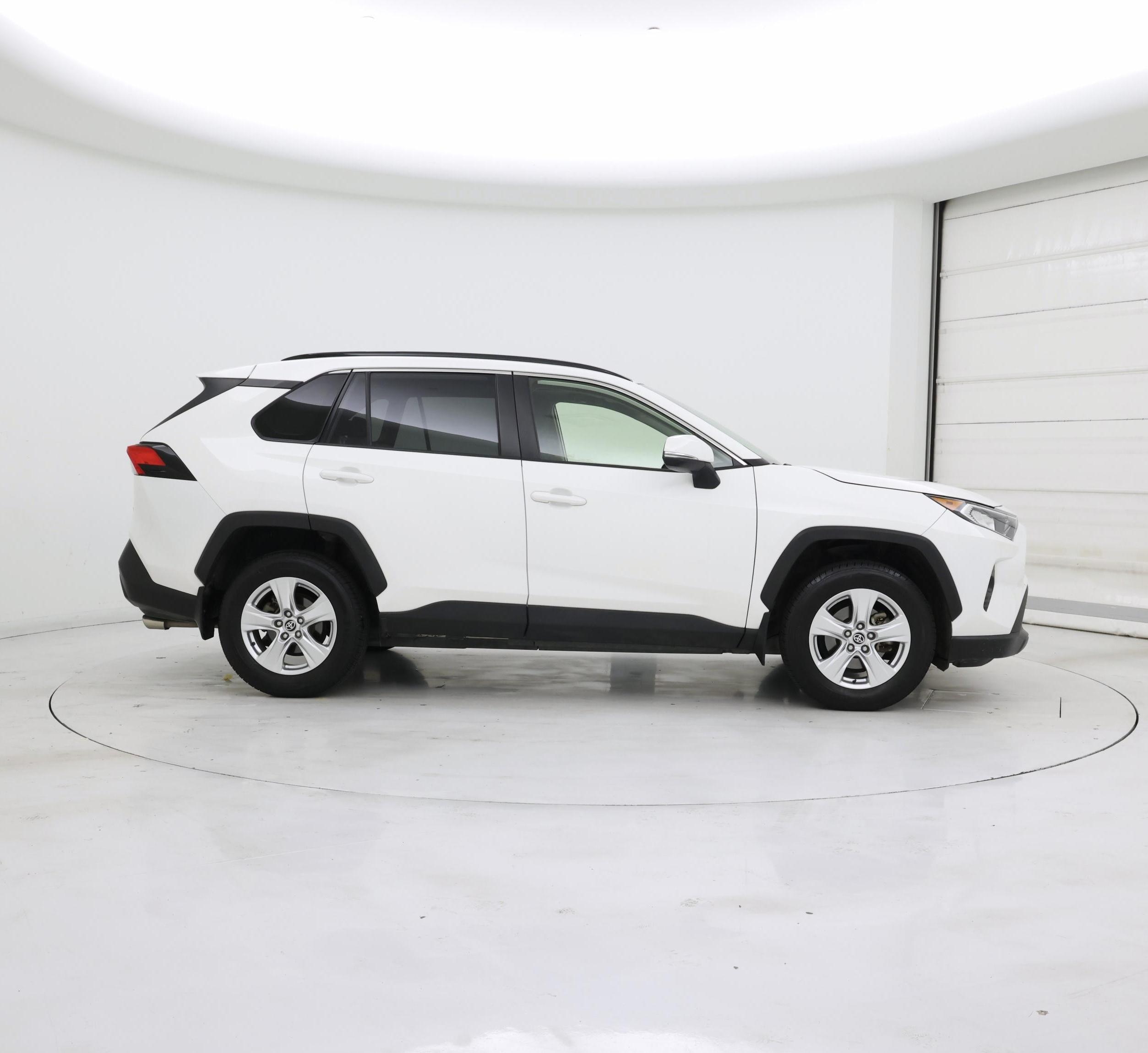 Thumbnail: 2020 Toyota RAV4 - 7