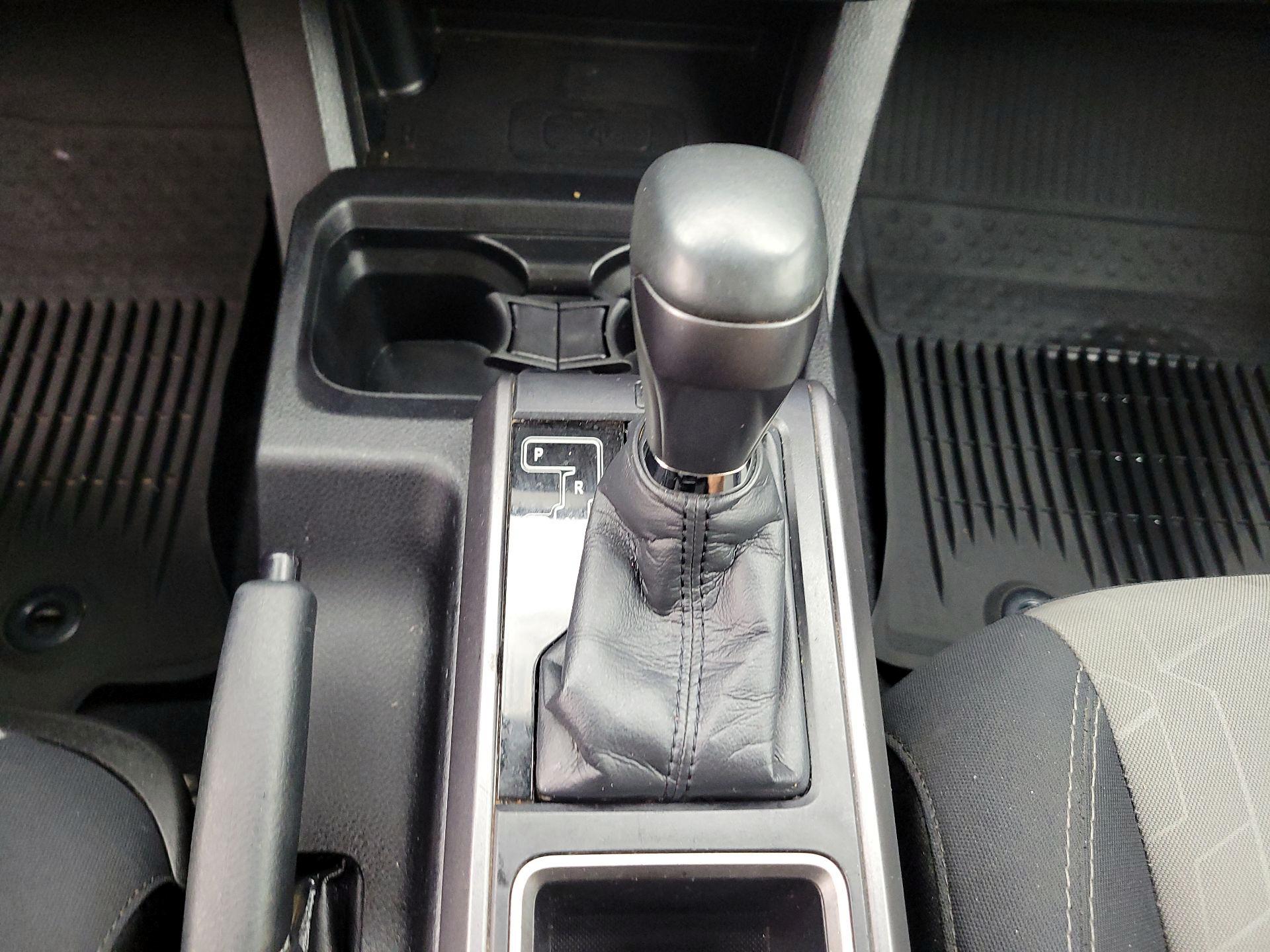 Thumbnail: 2021 Toyota Tacoma - 17