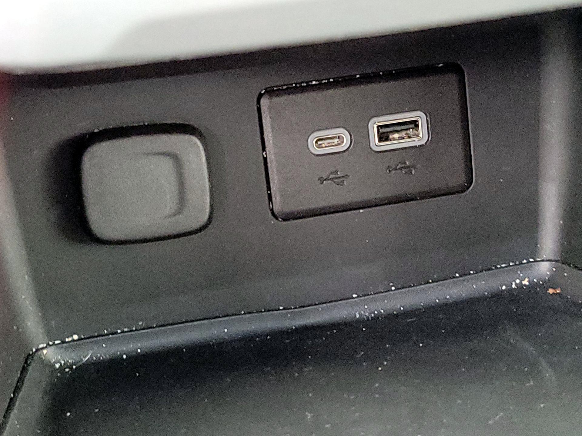 Thumbnail: 2022 GMC Acadia - 16