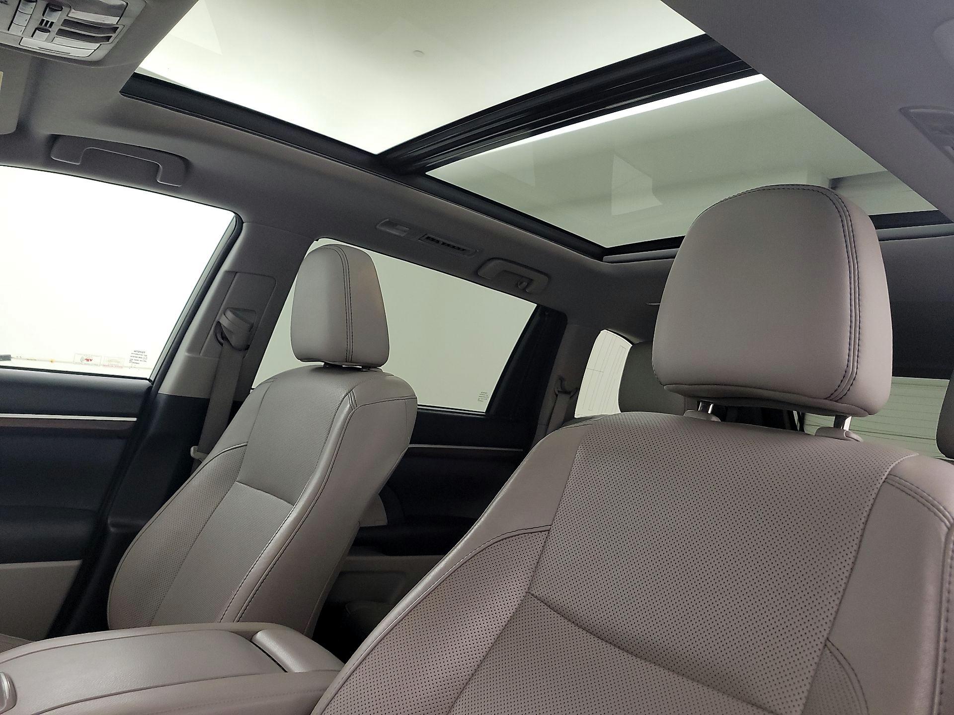 Thumbnail: 2016 Toyota Highlander - 19