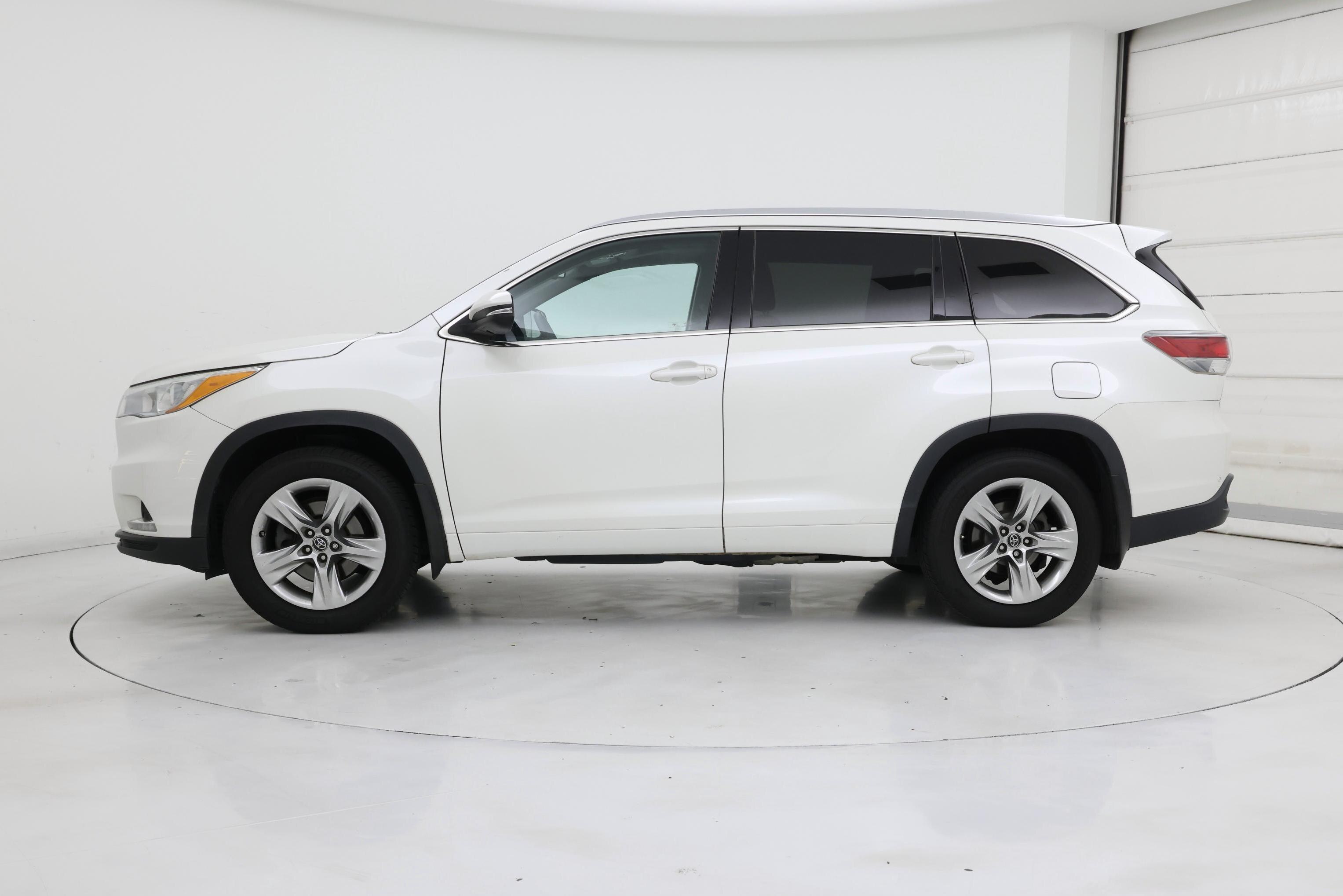 Thumbnail: 2016 Toyota Highlander - 3