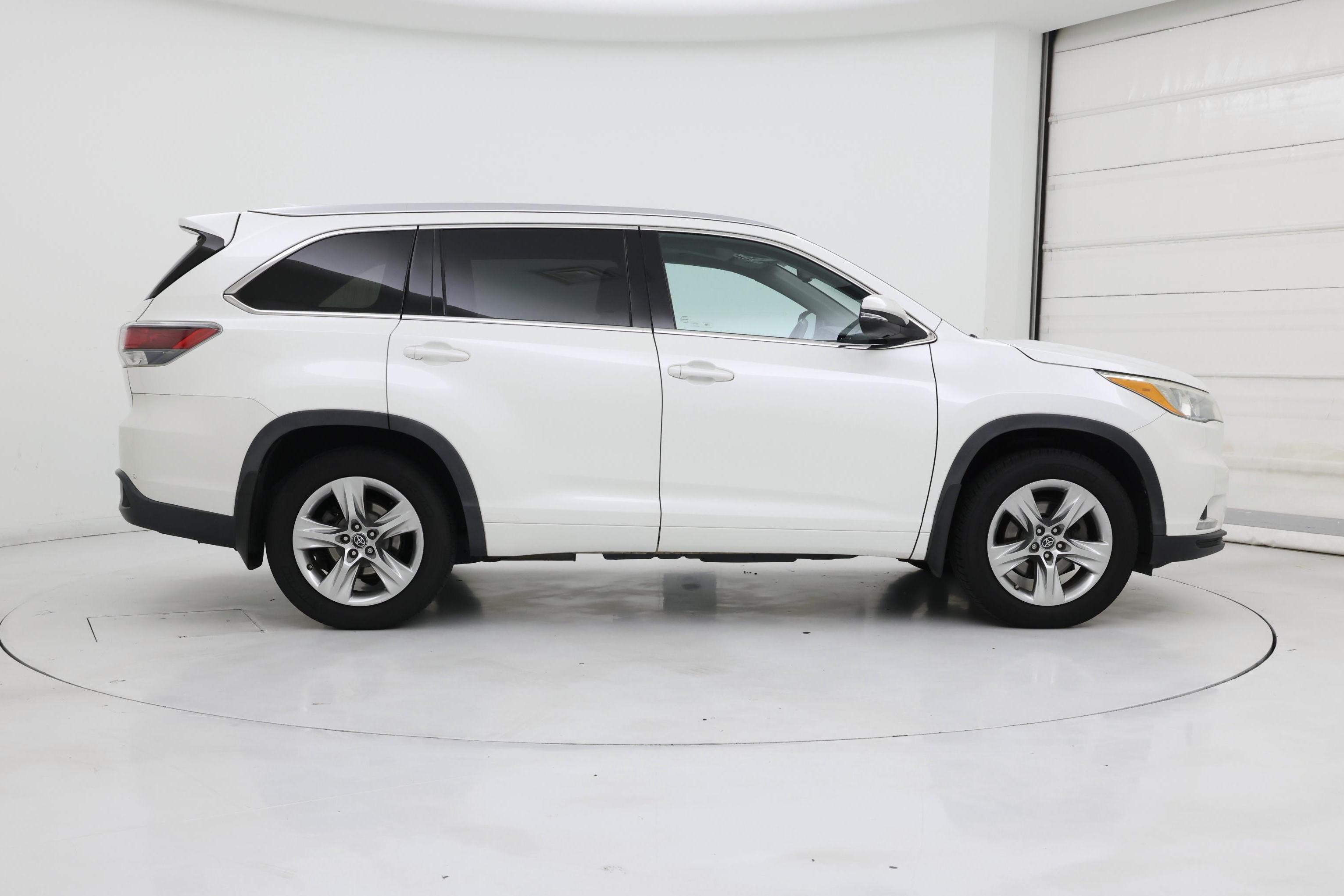 Thumbnail: 2016 Toyota Highlander - 7