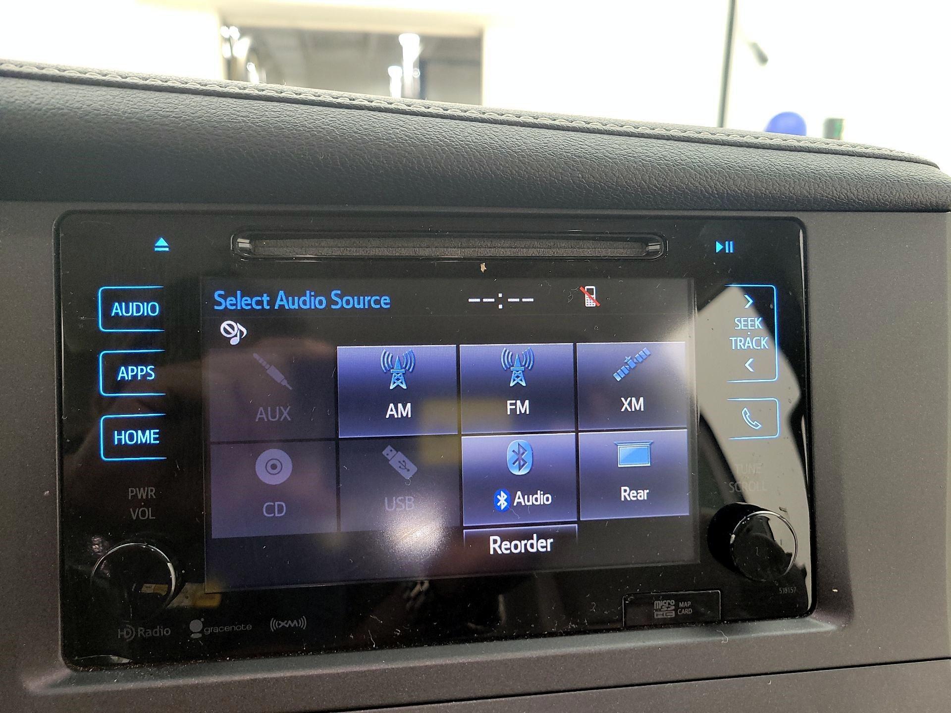 Thumbnail: 2017 Toyota Sienna - 15