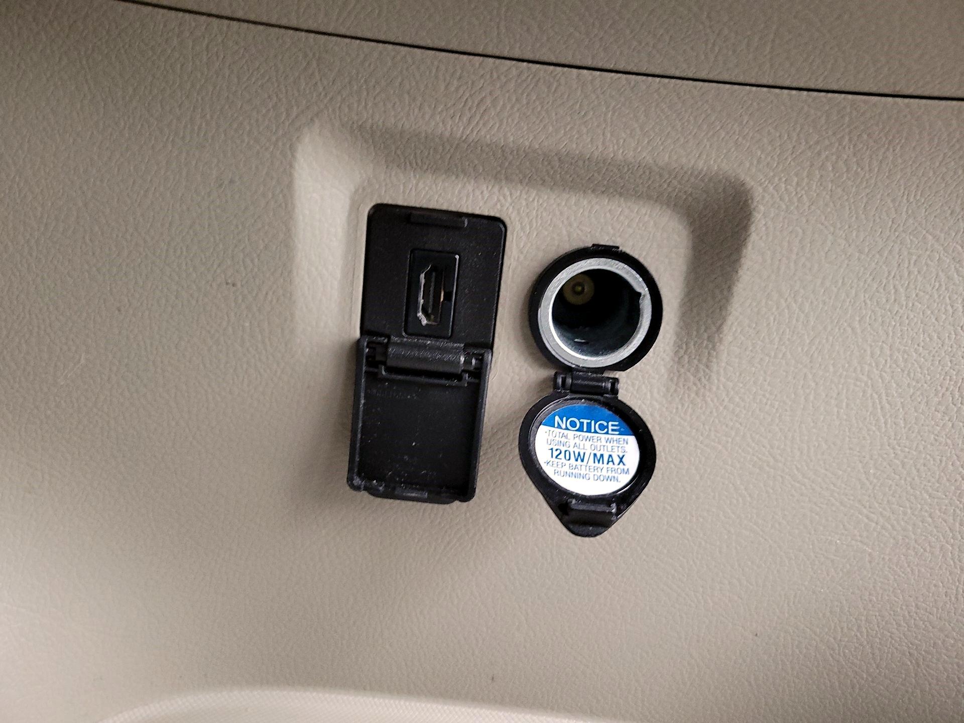 Thumbnail: 2017 Toyota Sienna - 18