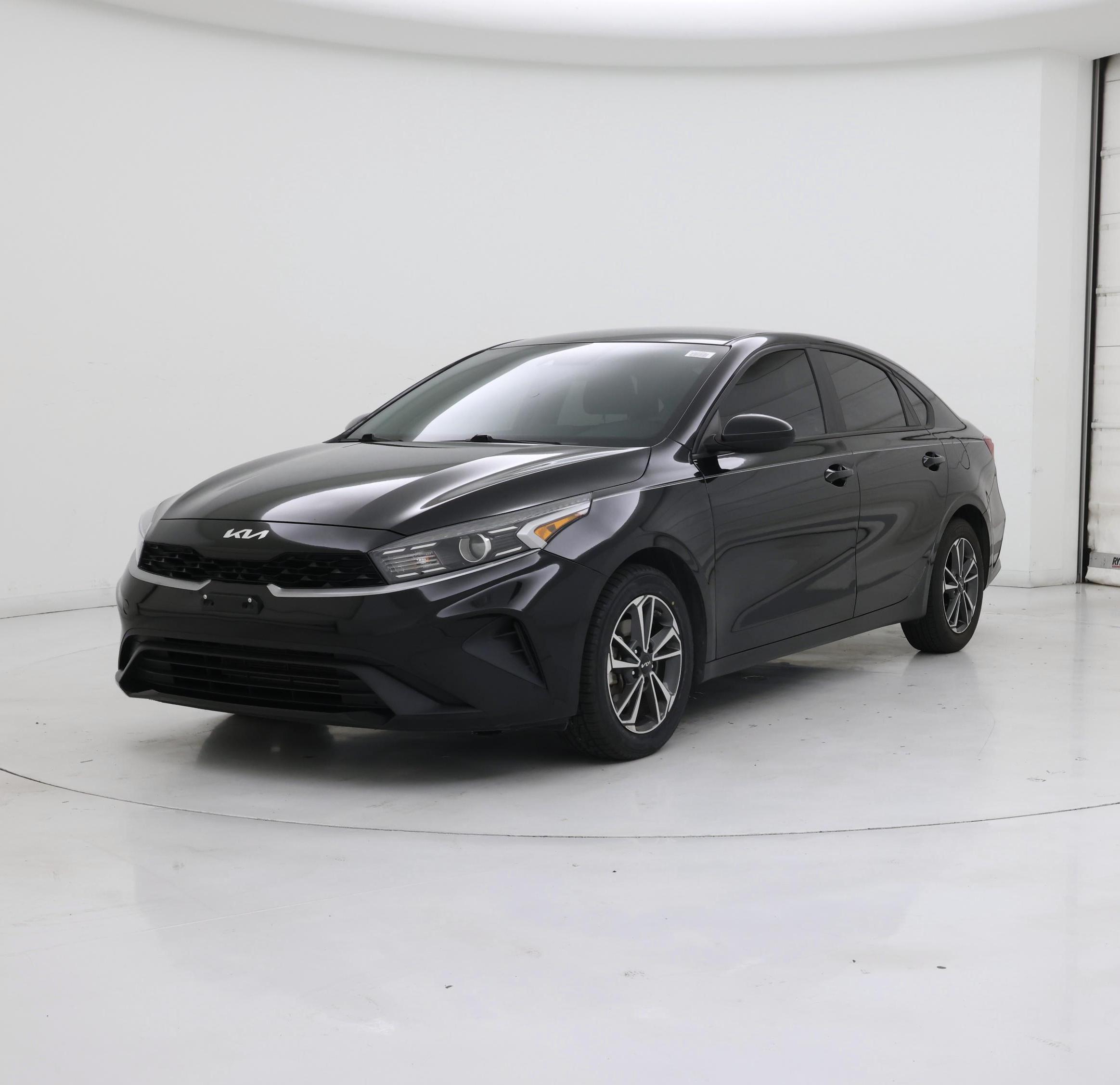 Thumbnail: 2023 Kia Forte - 4