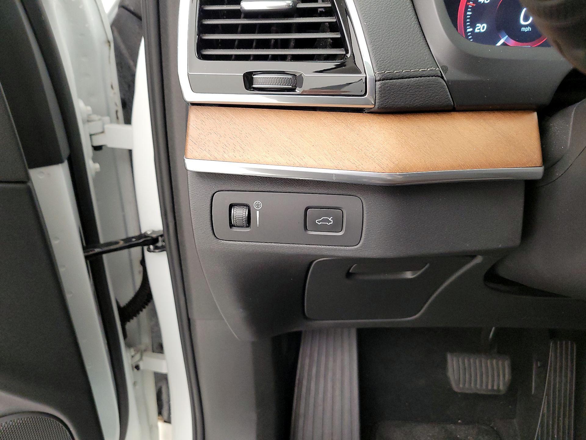 Thumbnail: 2019 Volvo XC90 - 11