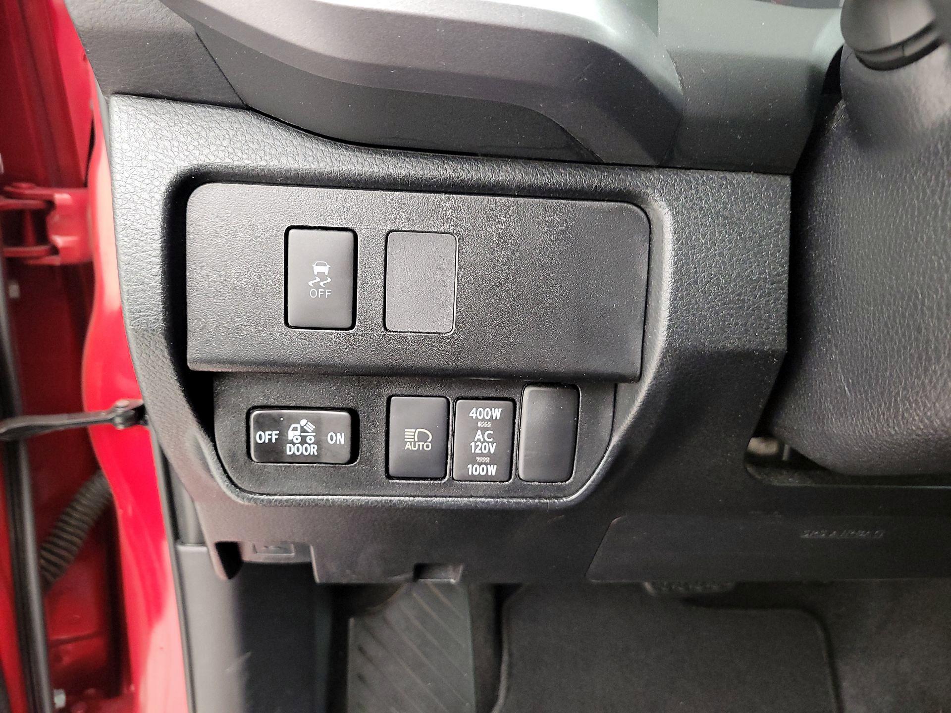 Thumbnail: 2020 Toyota Tacoma - 11