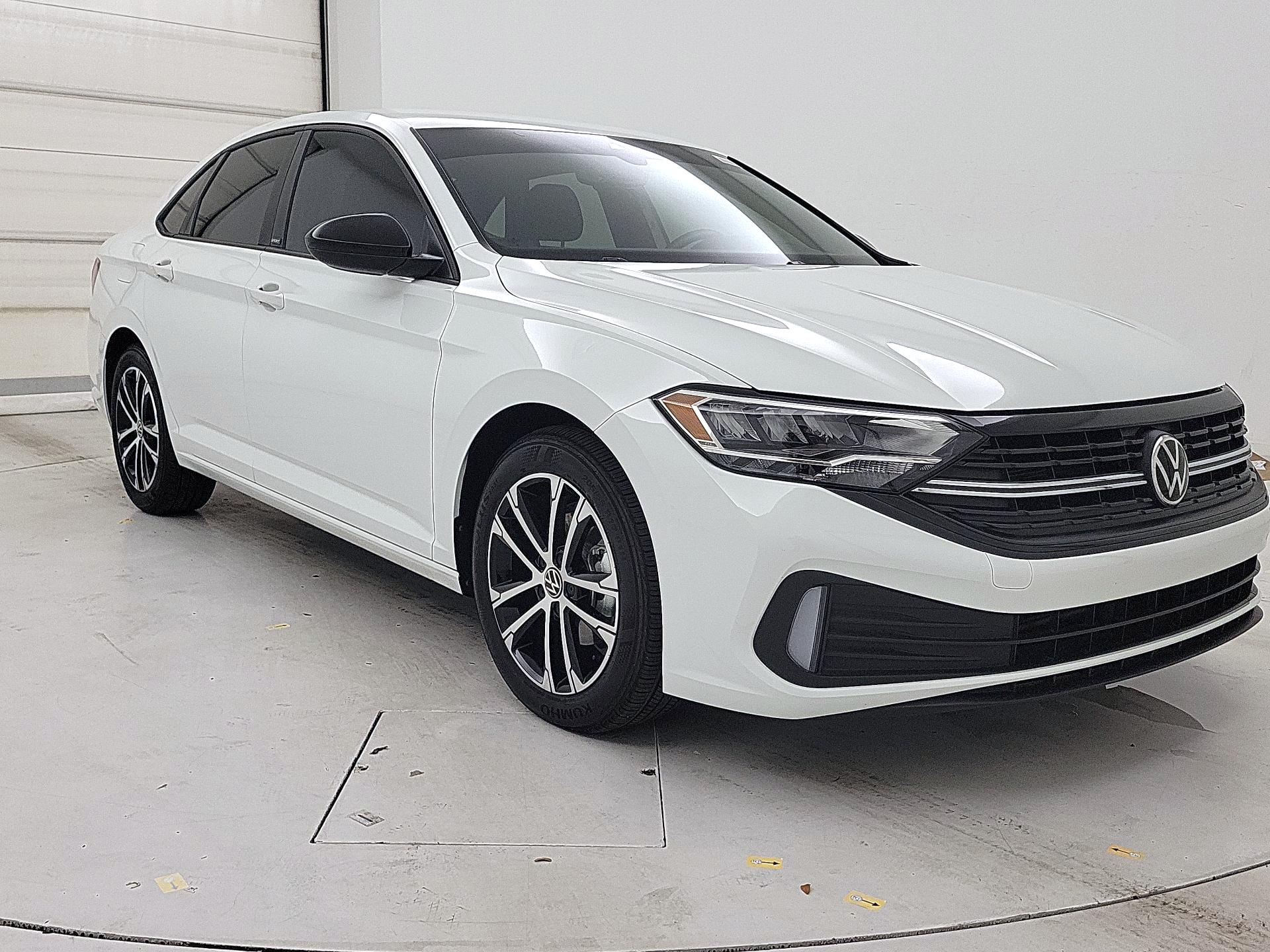 Thumbnail: 2023 Volkswagen Jetta - 1