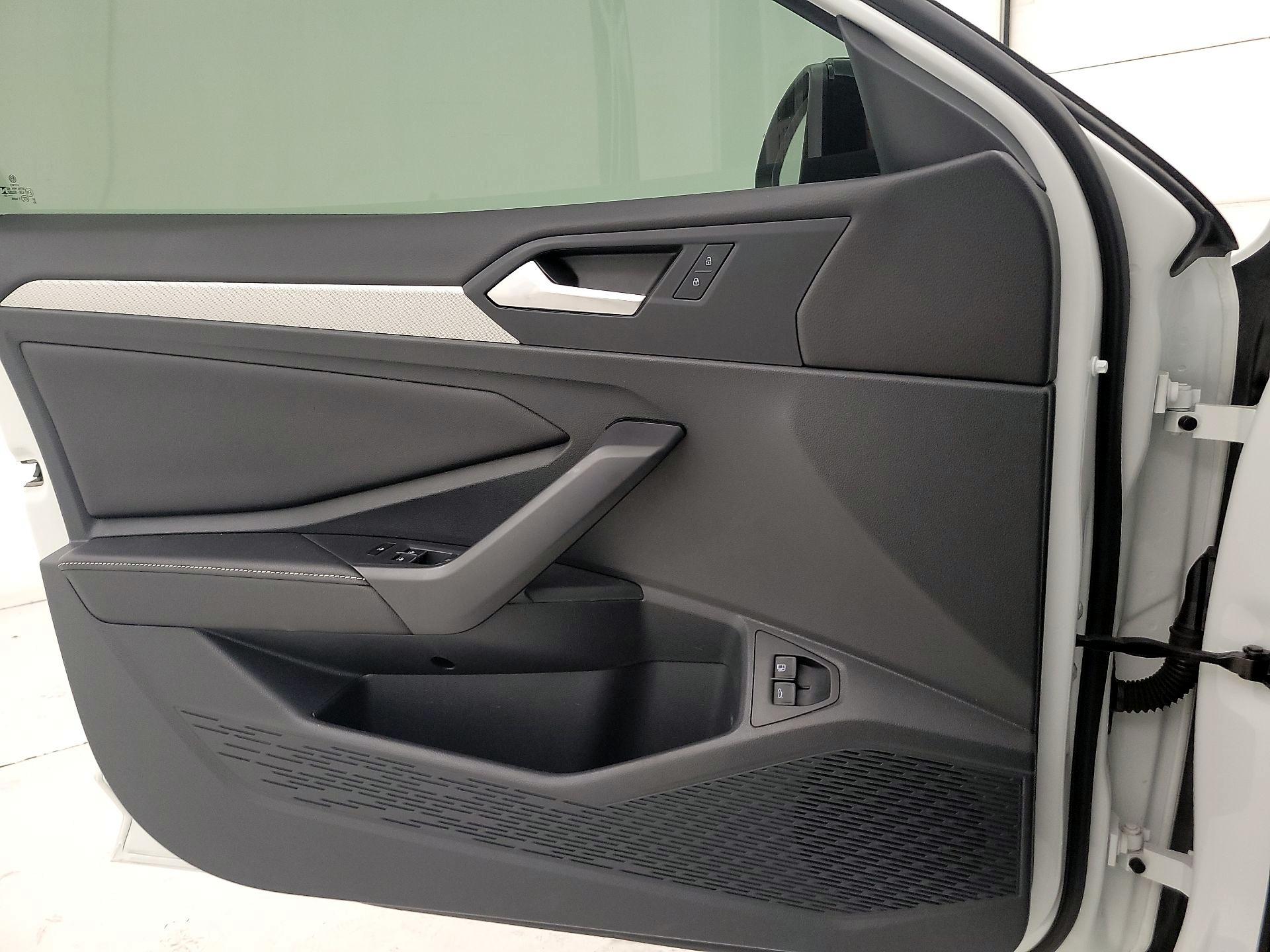 Thumbnail: 2023 Volkswagen Jetta - 10