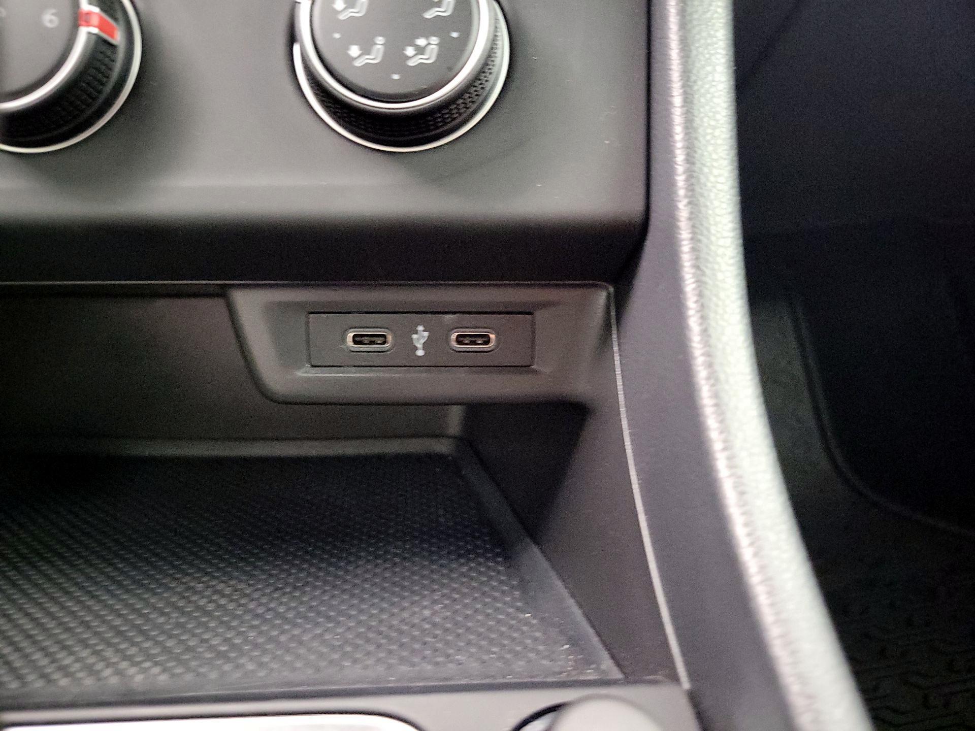 Thumbnail: 2023 Volkswagen Jetta - 16