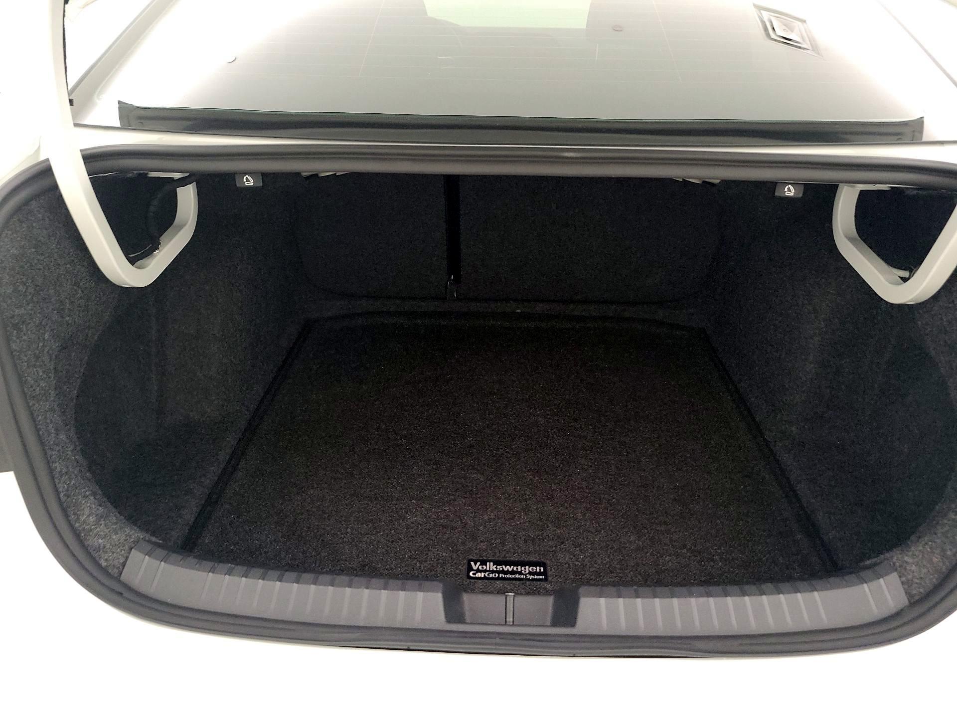 Thumbnail: 2023 Volkswagen Jetta - 18