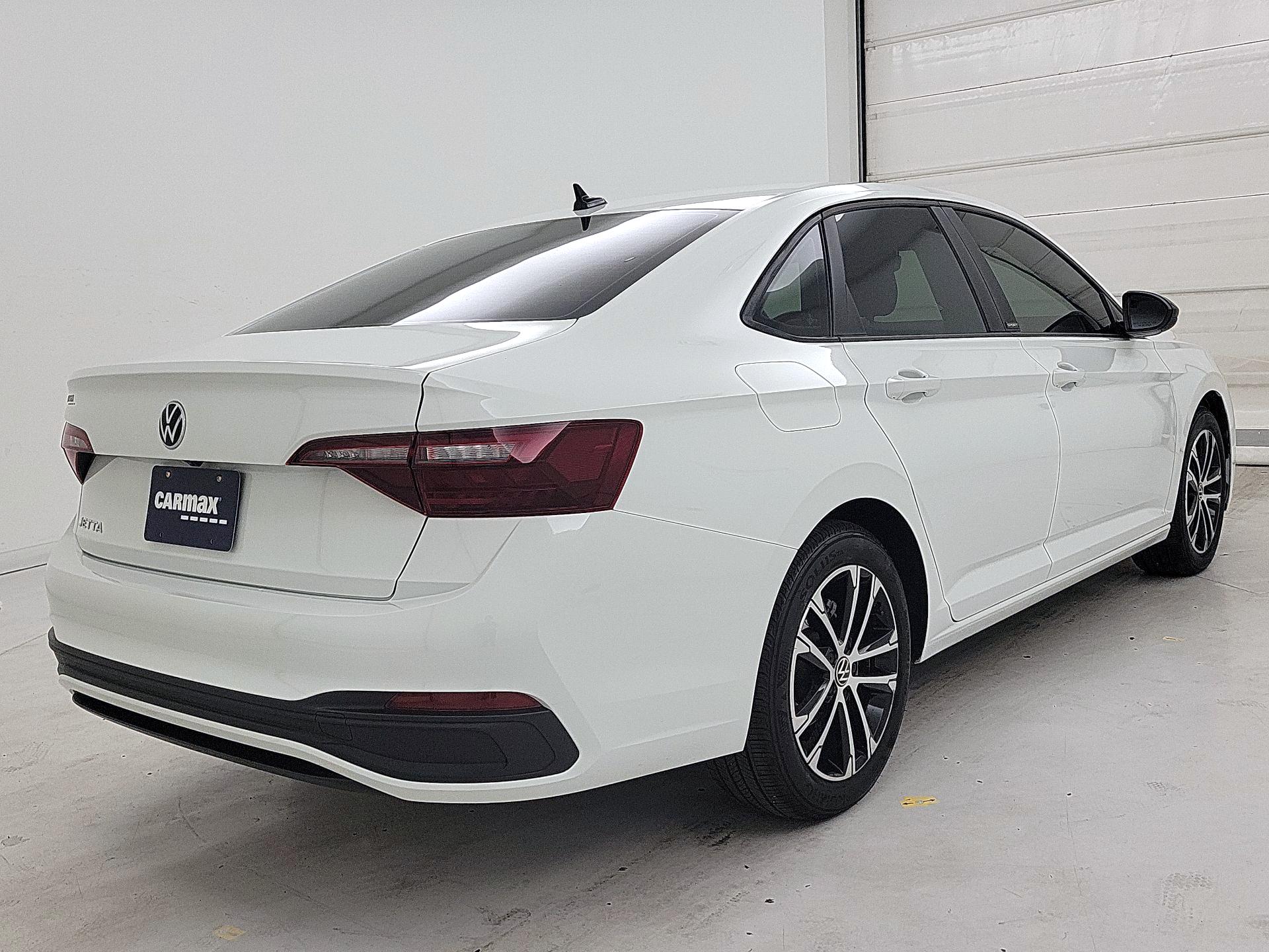 Thumbnail: 2023 Volkswagen Jetta - 5