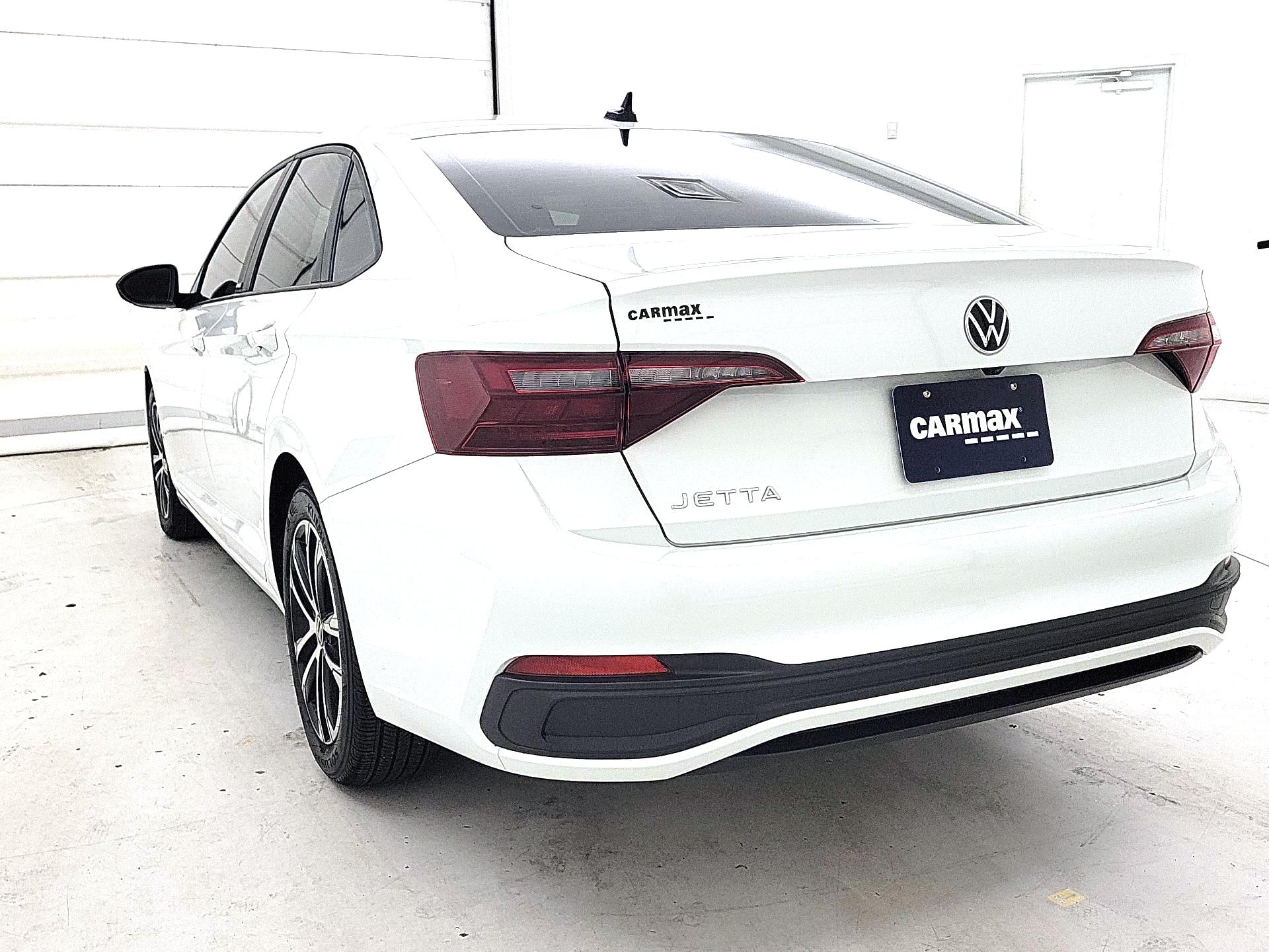 Thumbnail: 2023 Volkswagen Jetta - 7