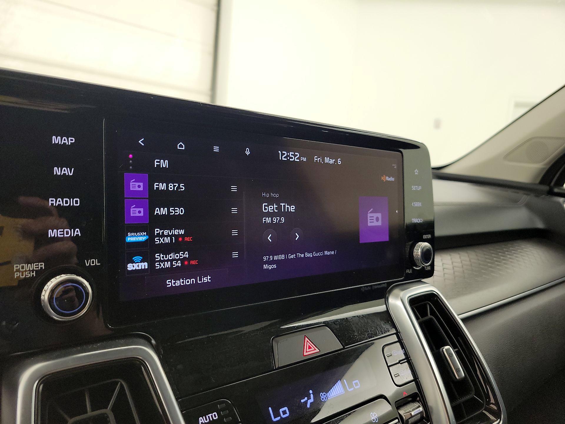 Thumbnail: 2022 Kia Sorento - 13