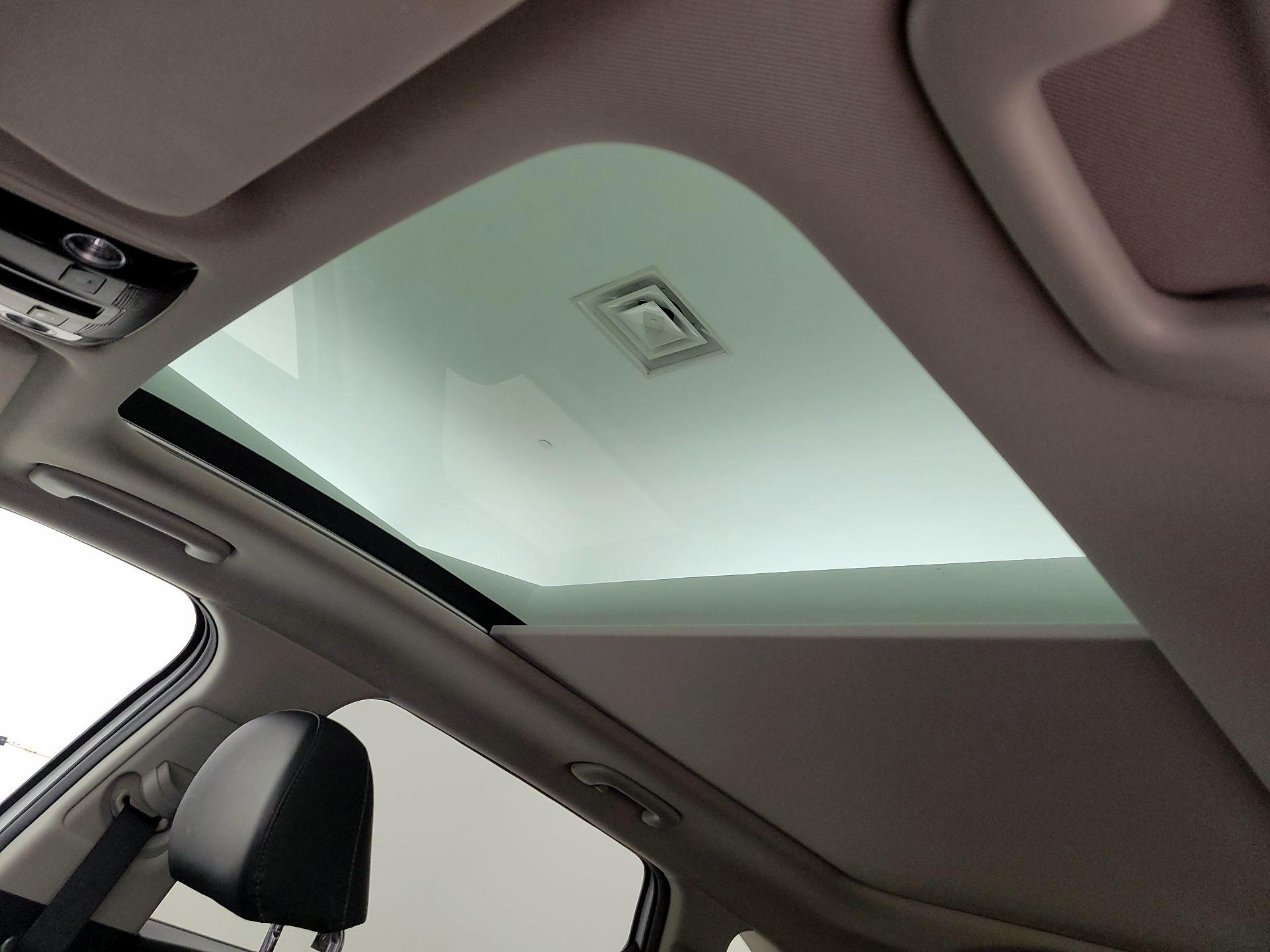 Thumbnail: 2022 Kia Sorento - 17