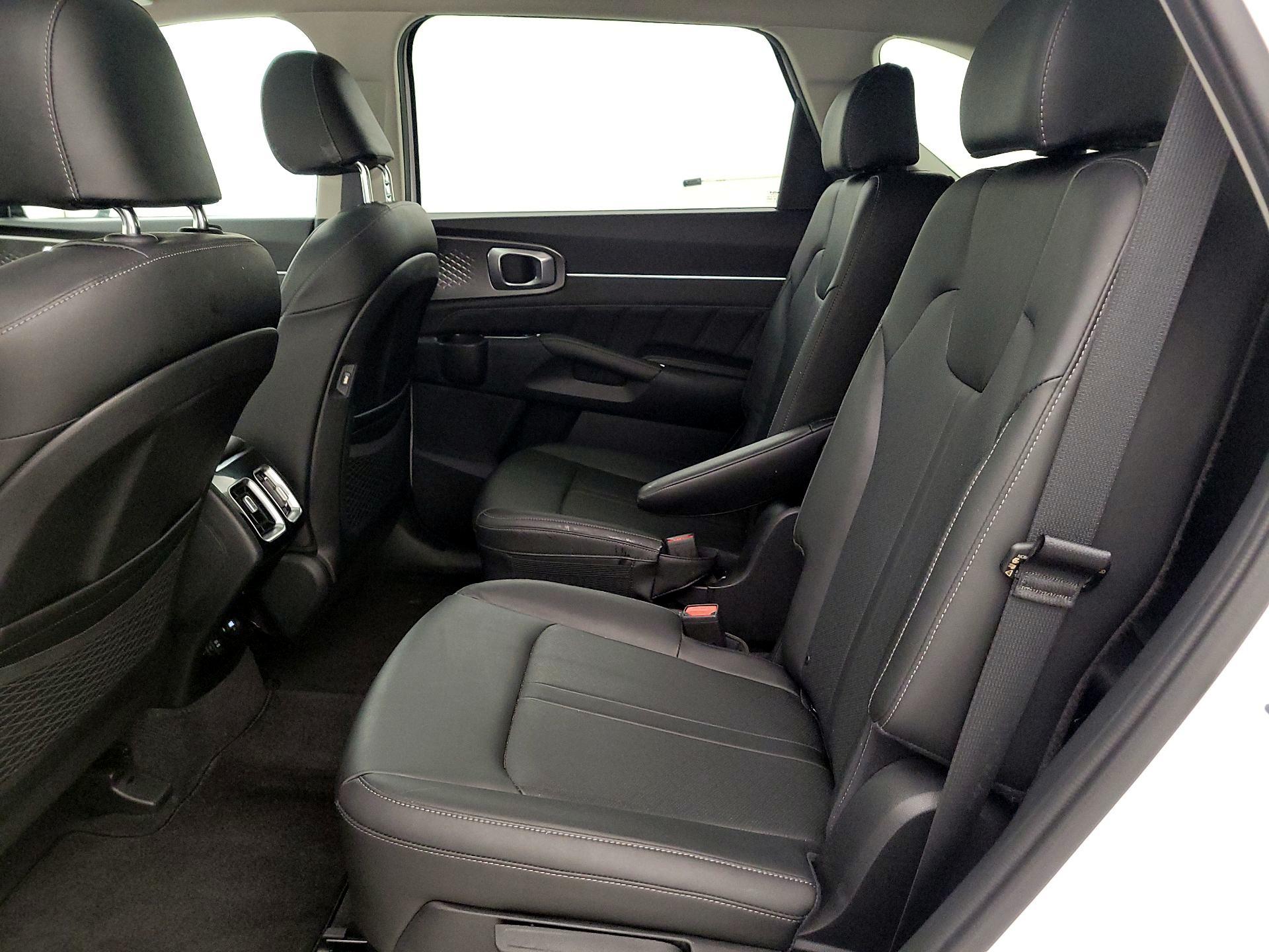 Thumbnail: 2022 Kia Sorento - 18