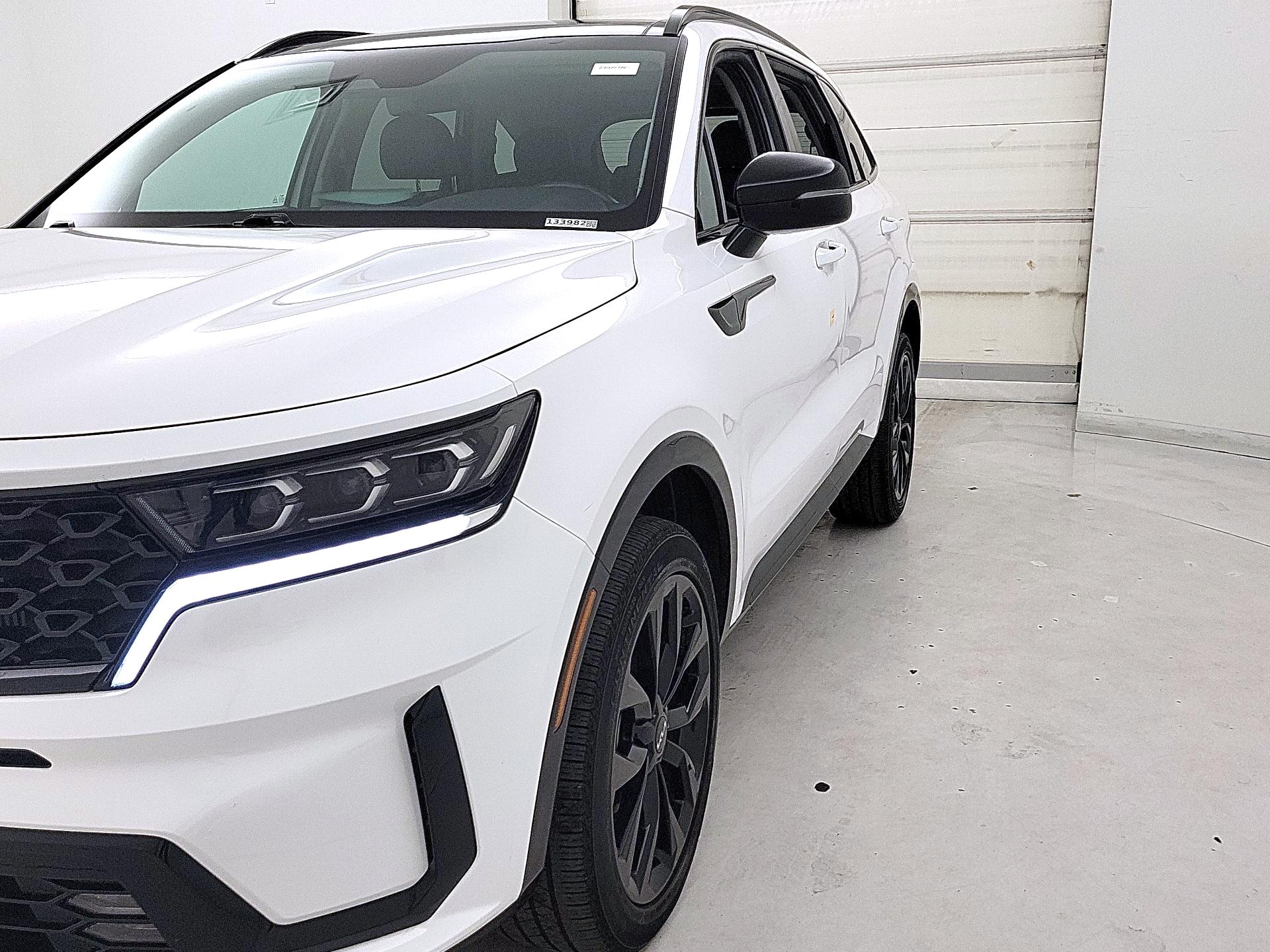 Thumbnail: 2022 Kia Sorento - 3