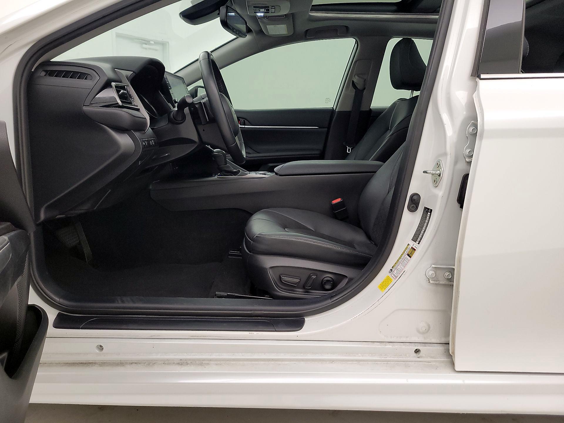 Thumbnail: 2022 Toyota Camry - 9