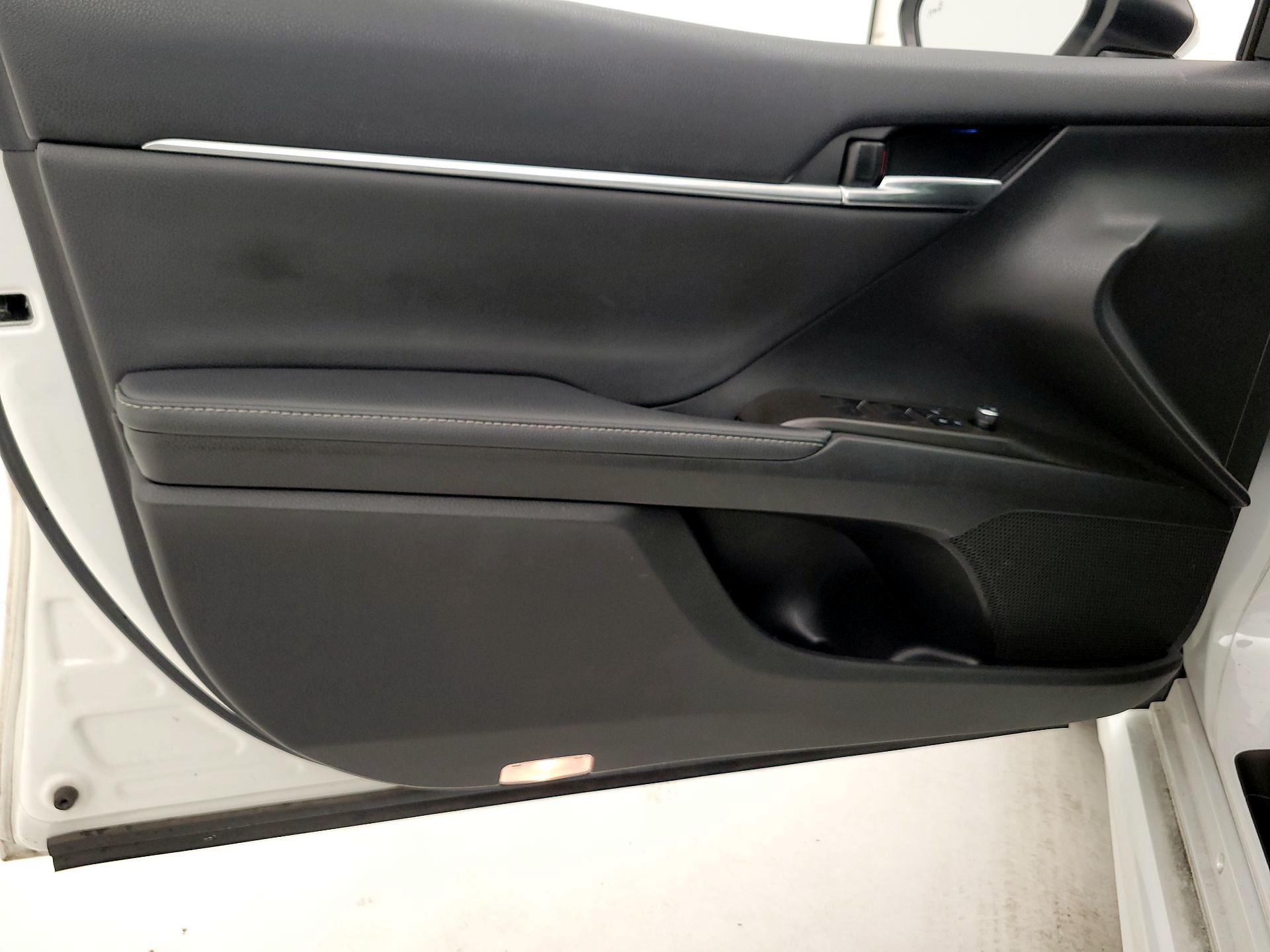 Thumbnail: 2022 Toyota Camry - 10