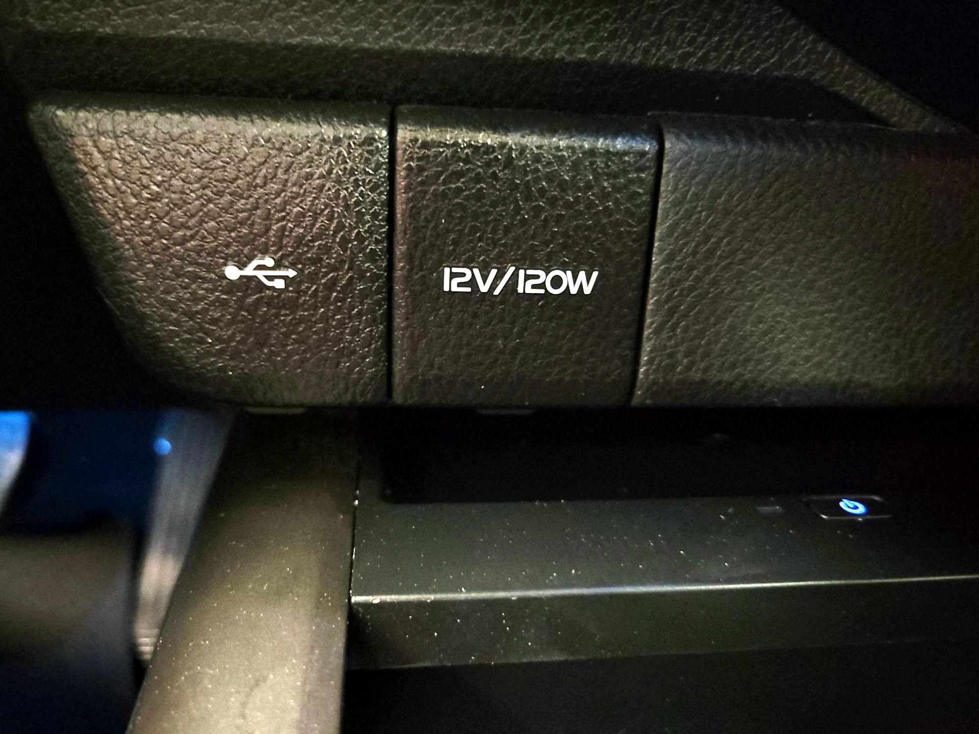 Thumbnail: 2022 Toyota Camry - 16