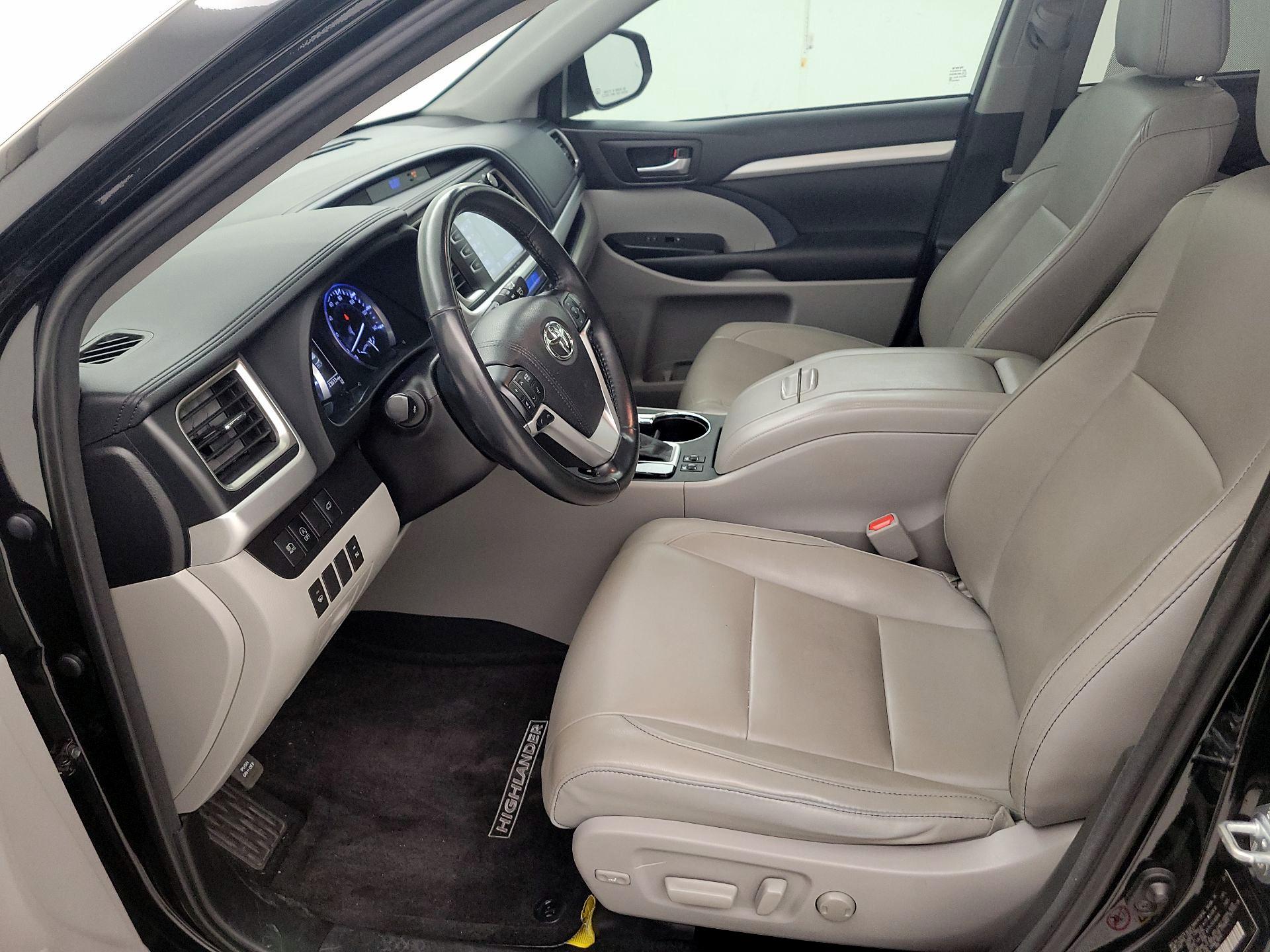 Thumbnail: 2018 Toyota Highlander - 11