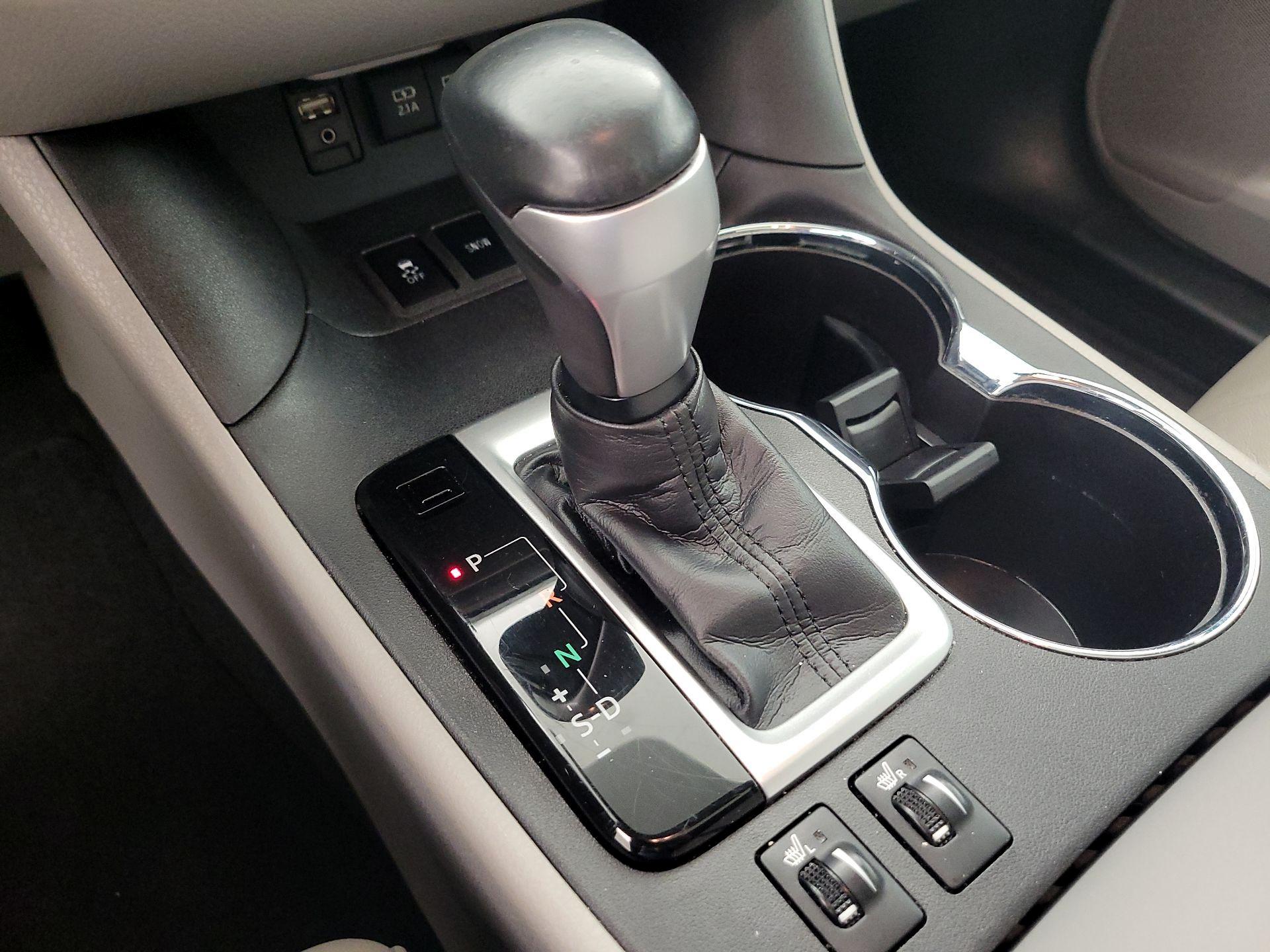 Thumbnail: 2018 Toyota Highlander - 17