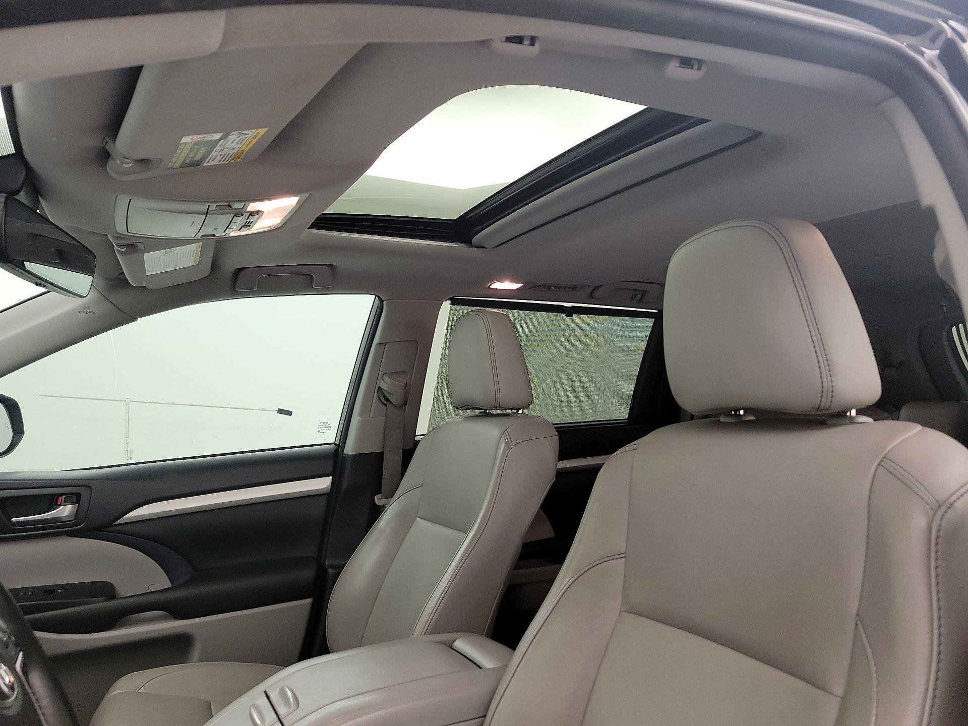 Thumbnail: 2018 Toyota Highlander - 19