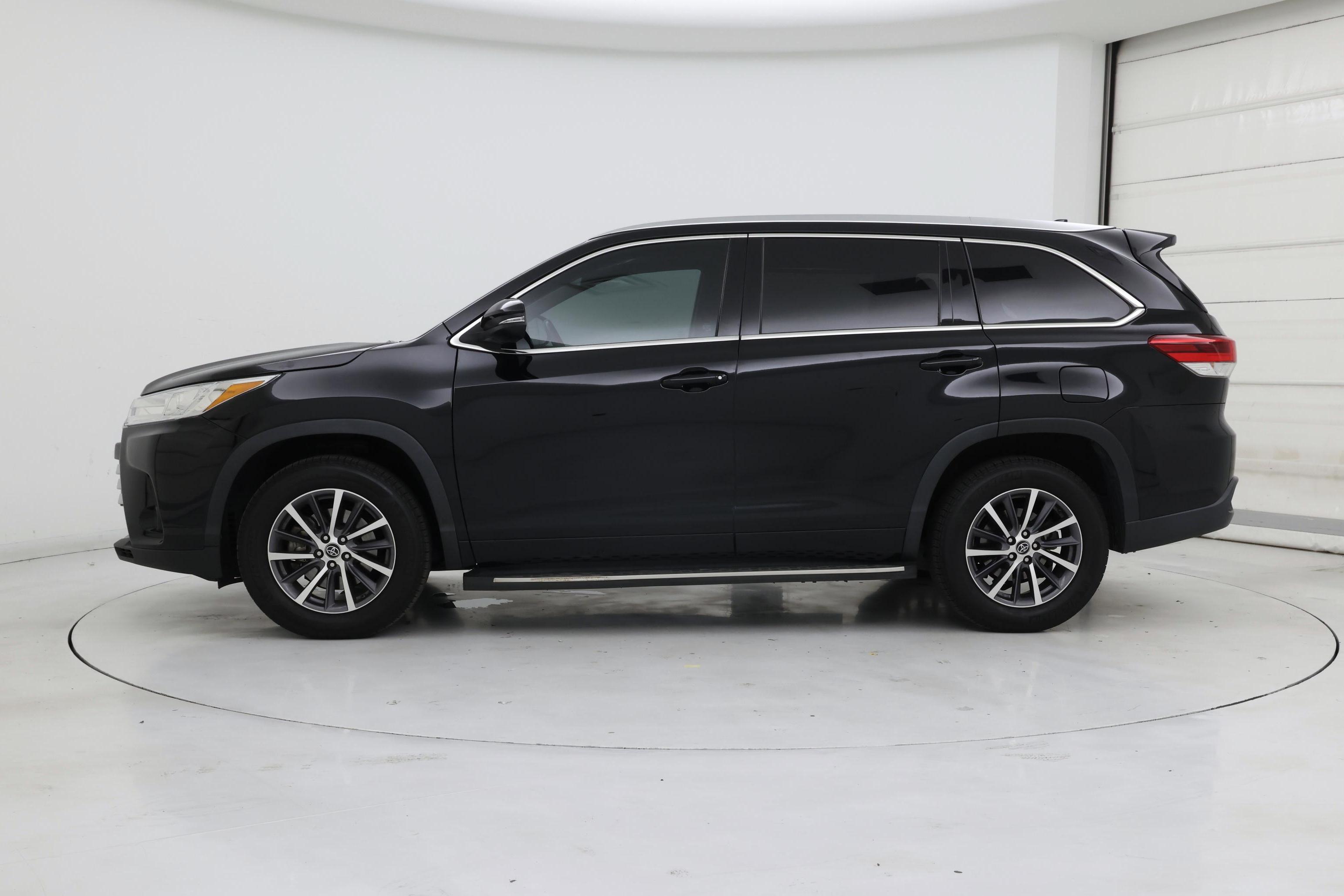 Thumbnail: 2018 Toyota Highlander - 3