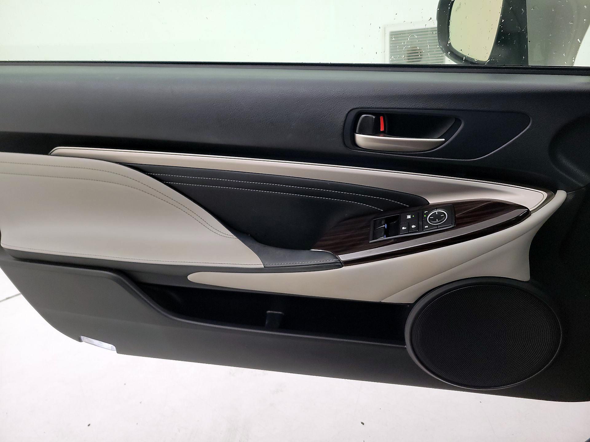 Thumbnail: 2016 Lexus RC - 10