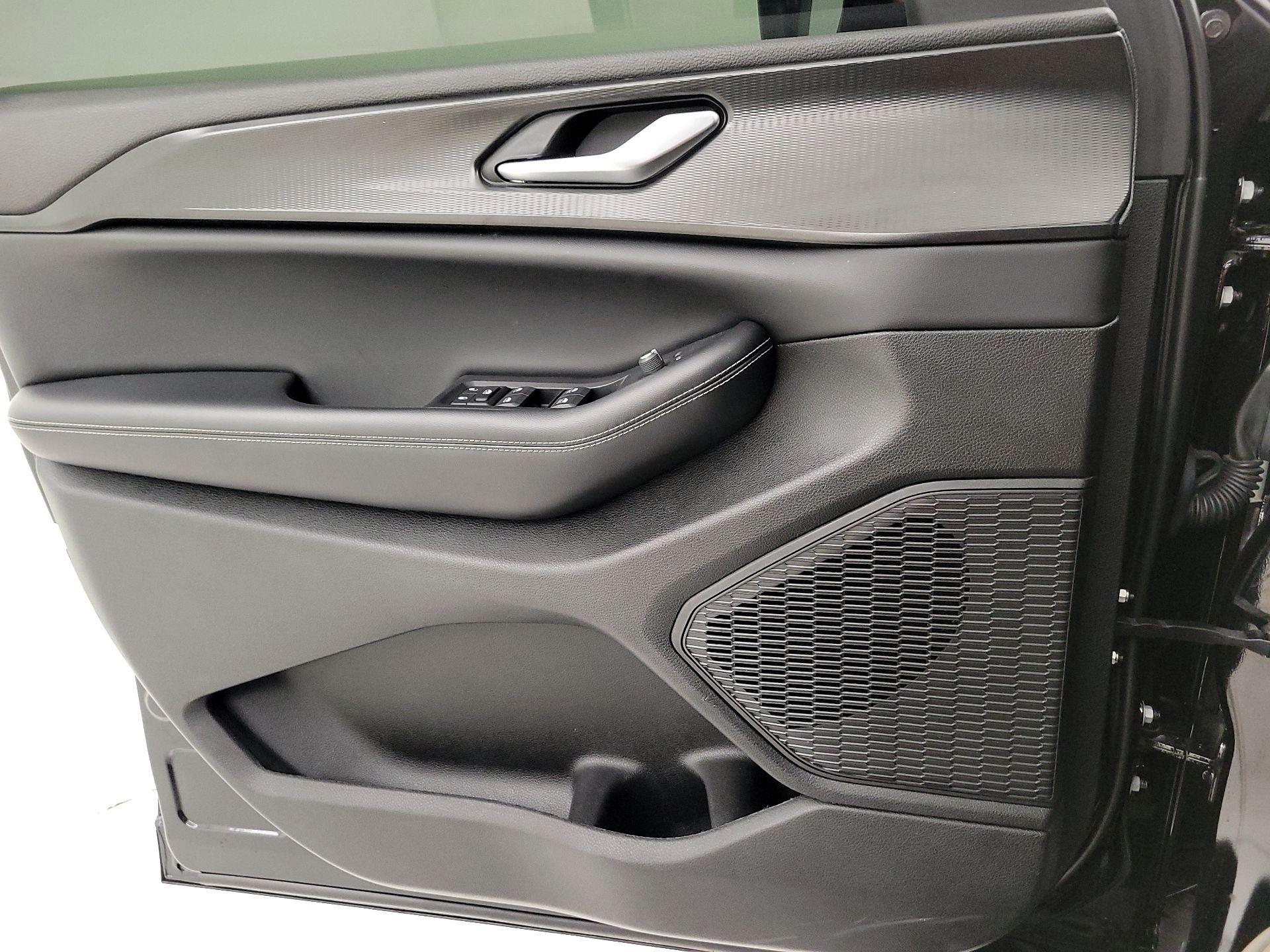 Thumbnail: 2023 Jeep Grand Cherokee - 10