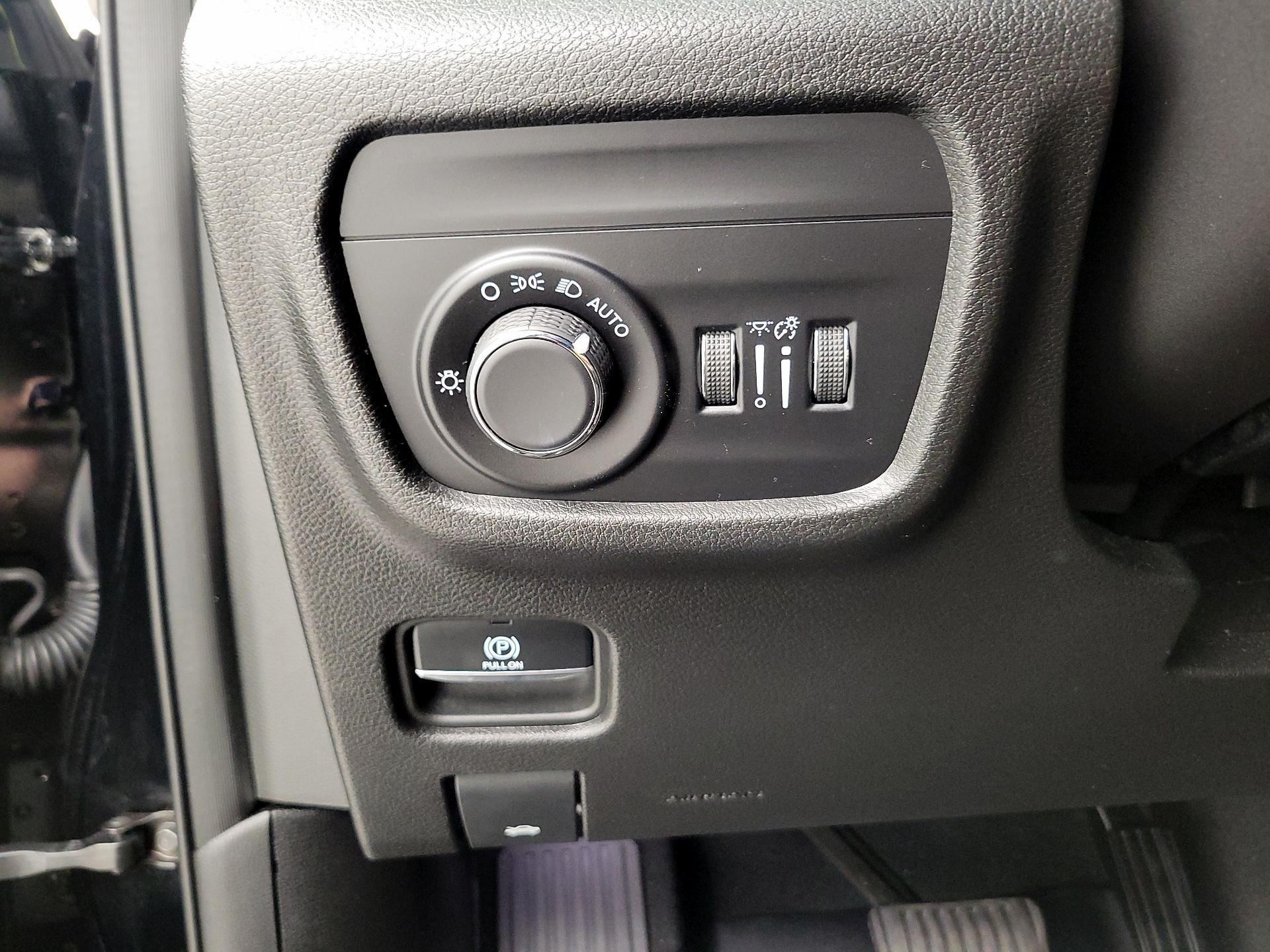 Thumbnail: 2023 Jeep Grand Cherokee - 11