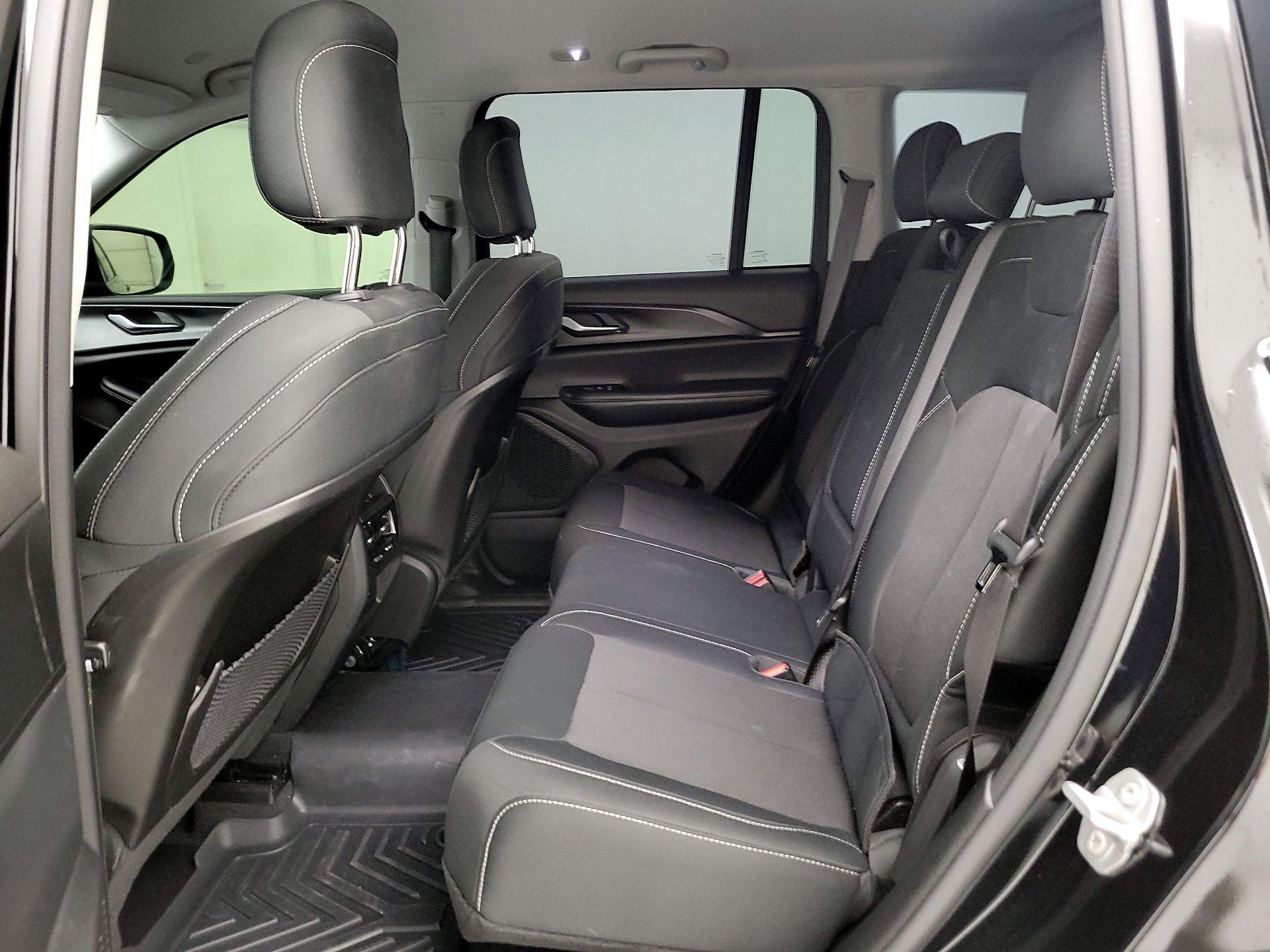 Thumbnail: 2023 Jeep Grand Cherokee - 17