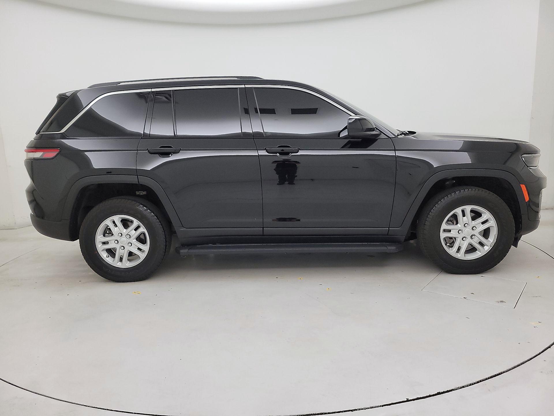 Thumbnail: 2023 Jeep Grand Cherokee - 4