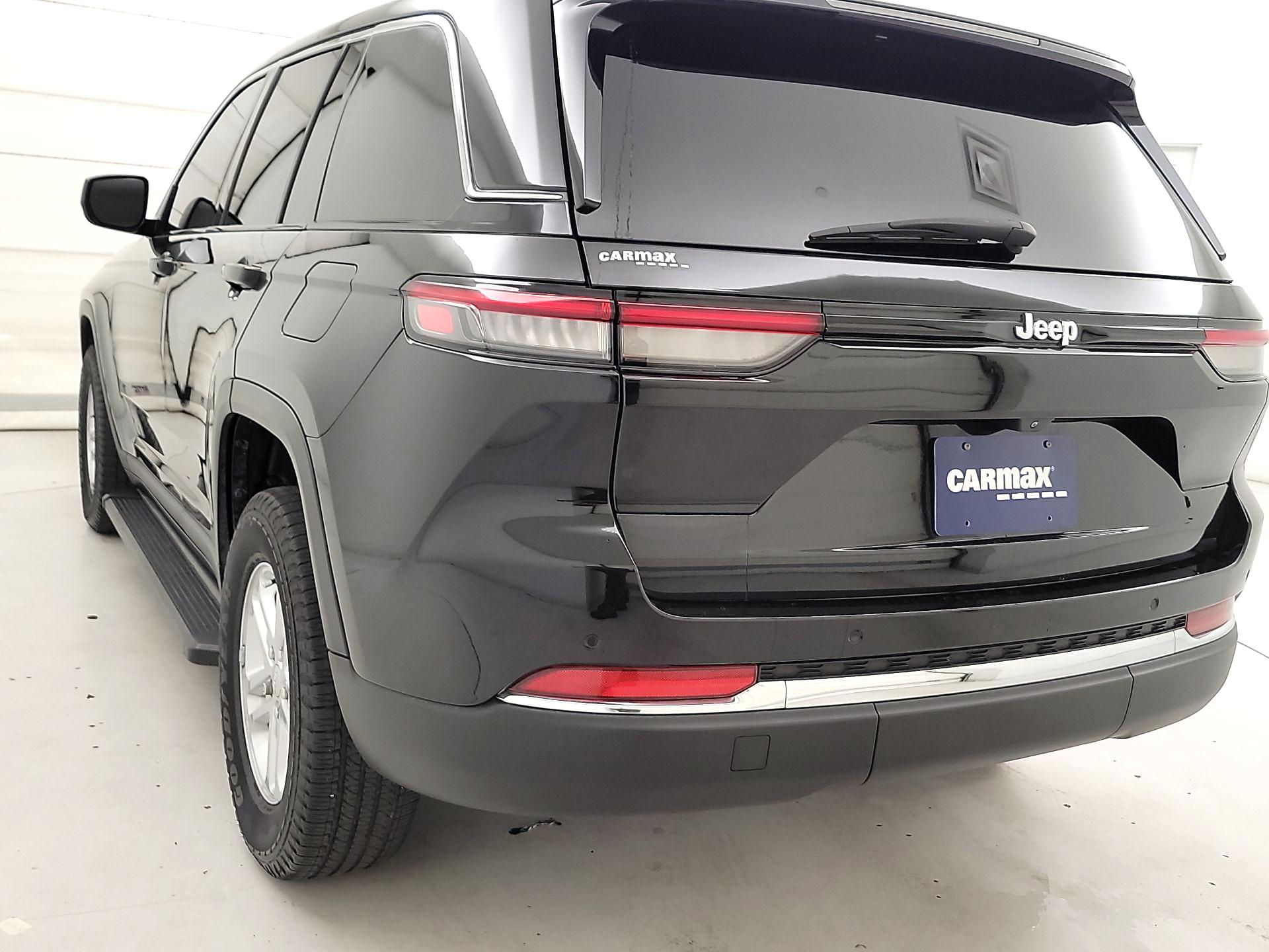 Thumbnail: 2023 Jeep Grand Cherokee - 7