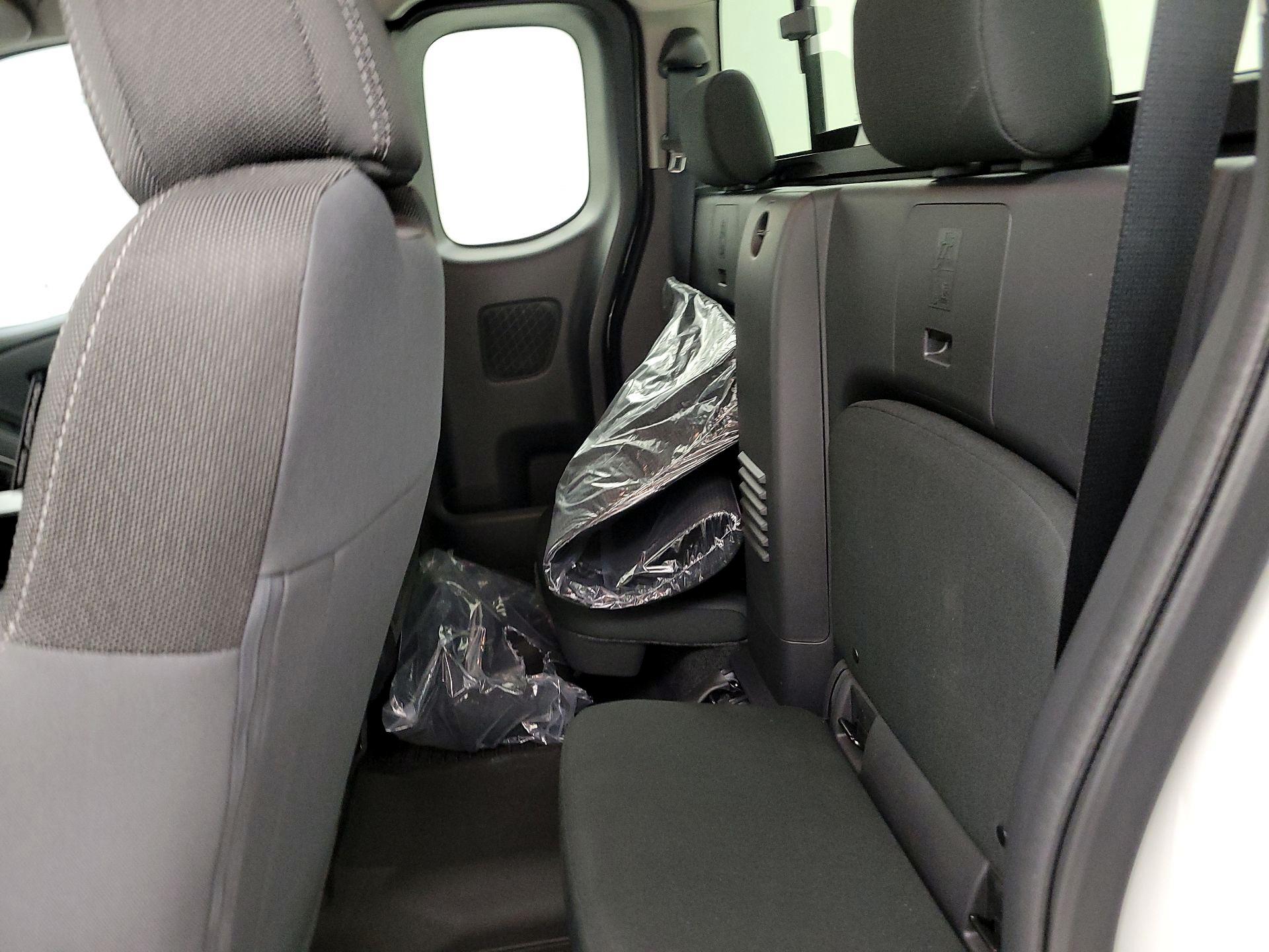 Thumbnail: 2025 Nissan Frontier - 17