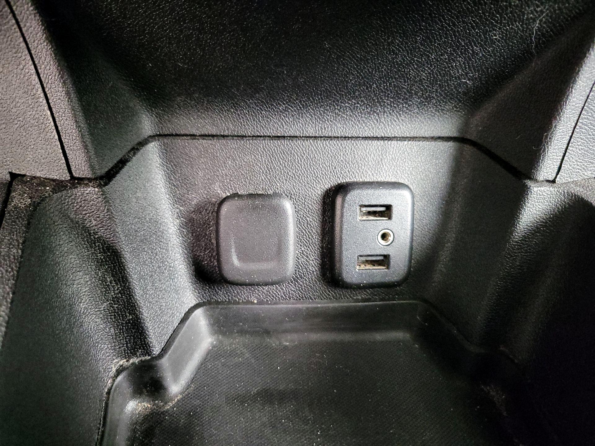 Thumbnail: 2017 Chevrolet Volt - 16