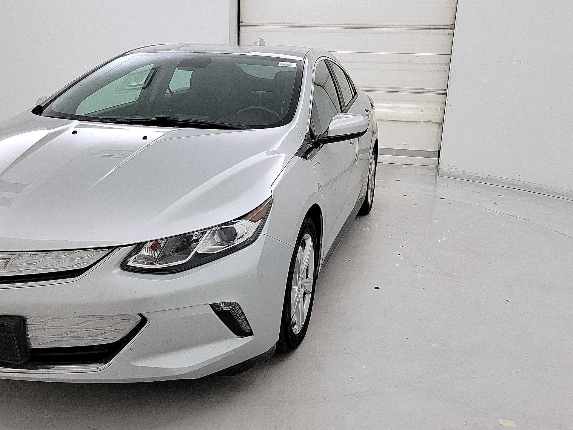 Thumbnail: 2017 Chevrolet Volt - 3