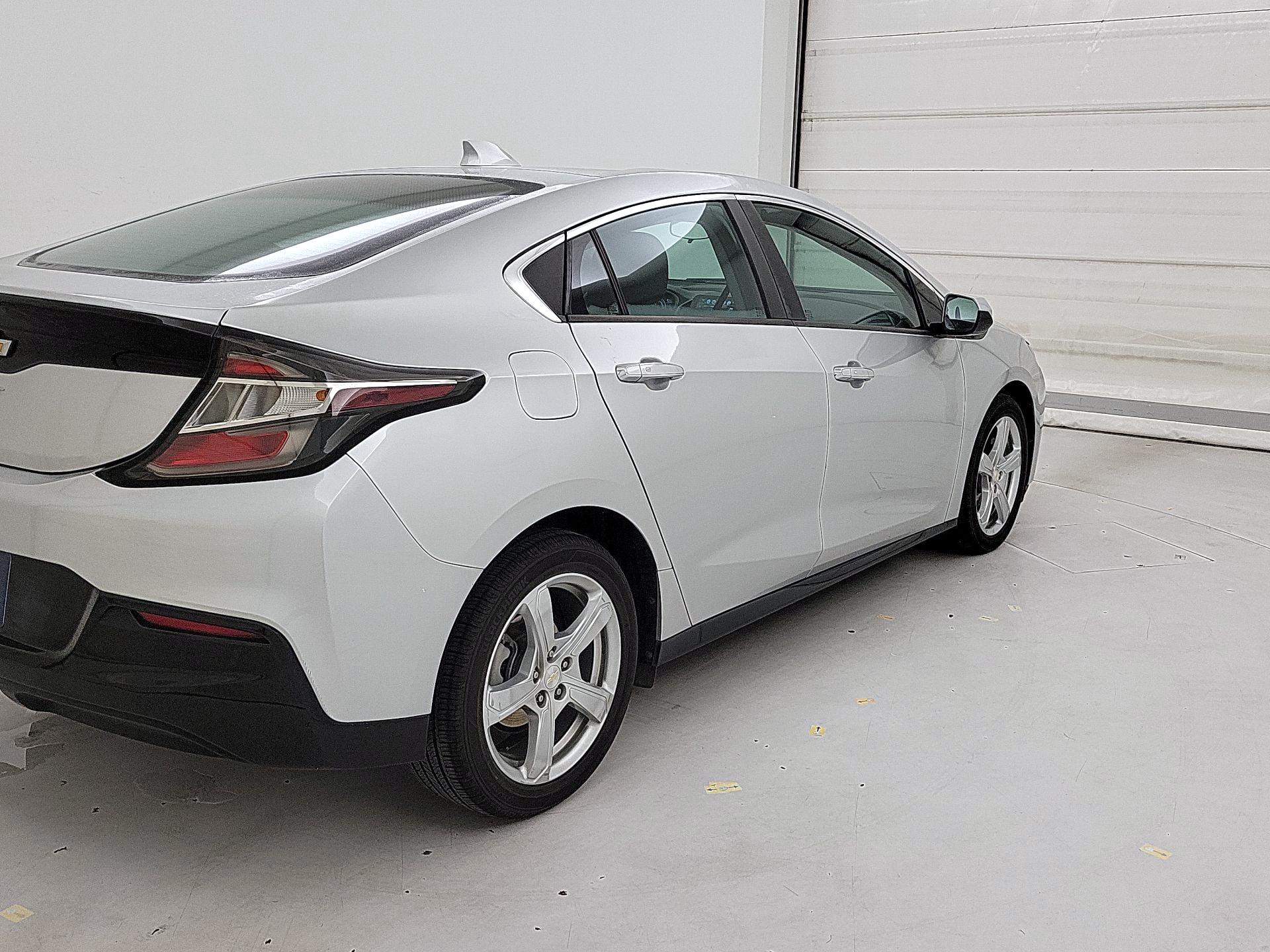 Thumbnail: 2017 Chevrolet Volt - 5