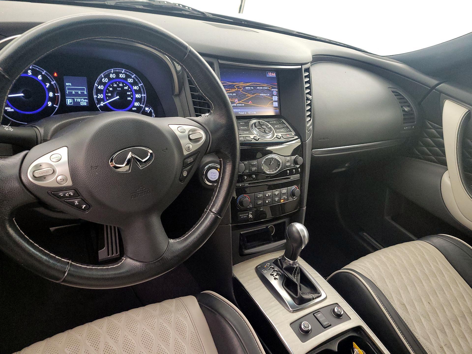 Thumbnail: 2017 INFINITI QX70 - 9