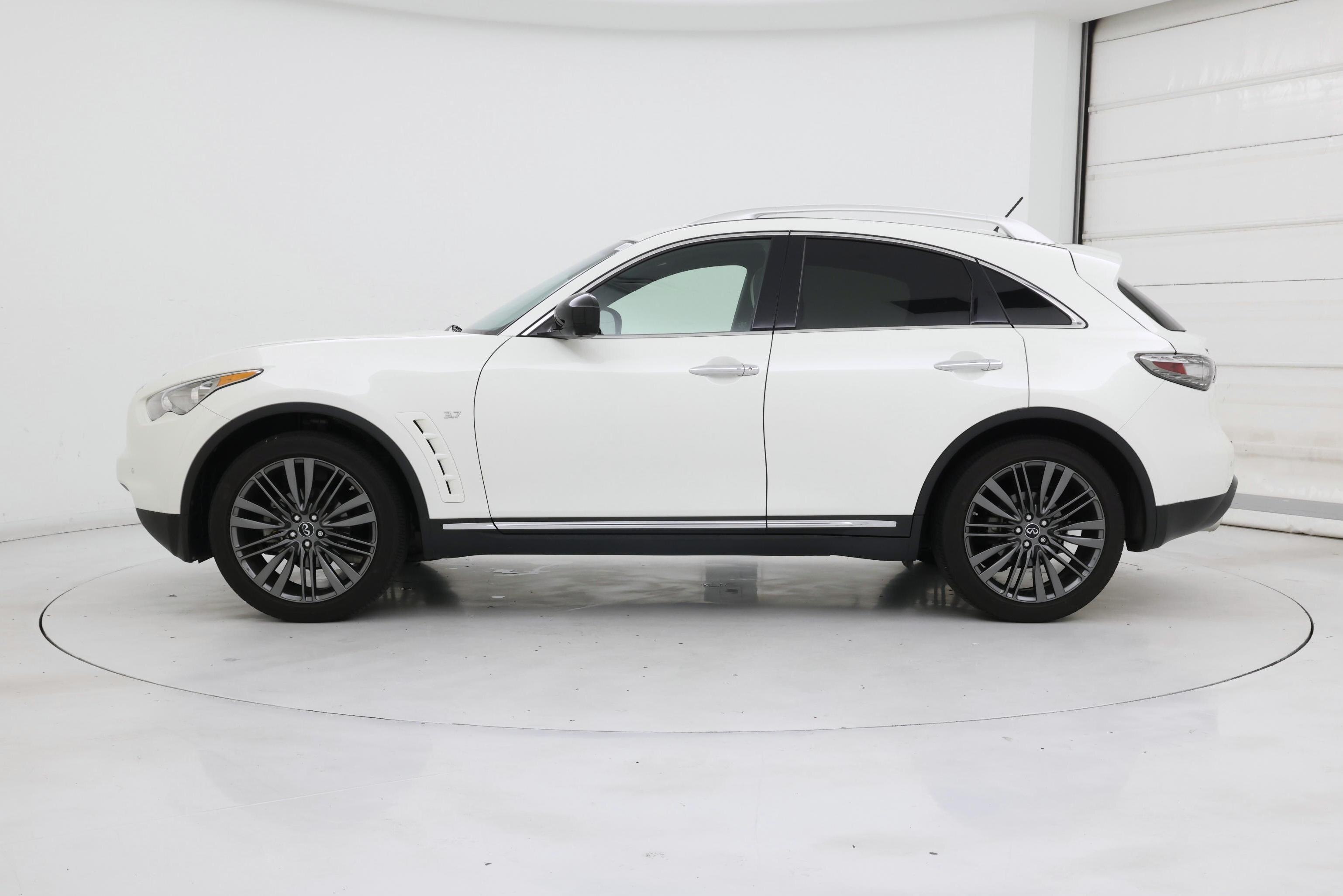 Thumbnail: 2017 INFINITI QX70 - 3