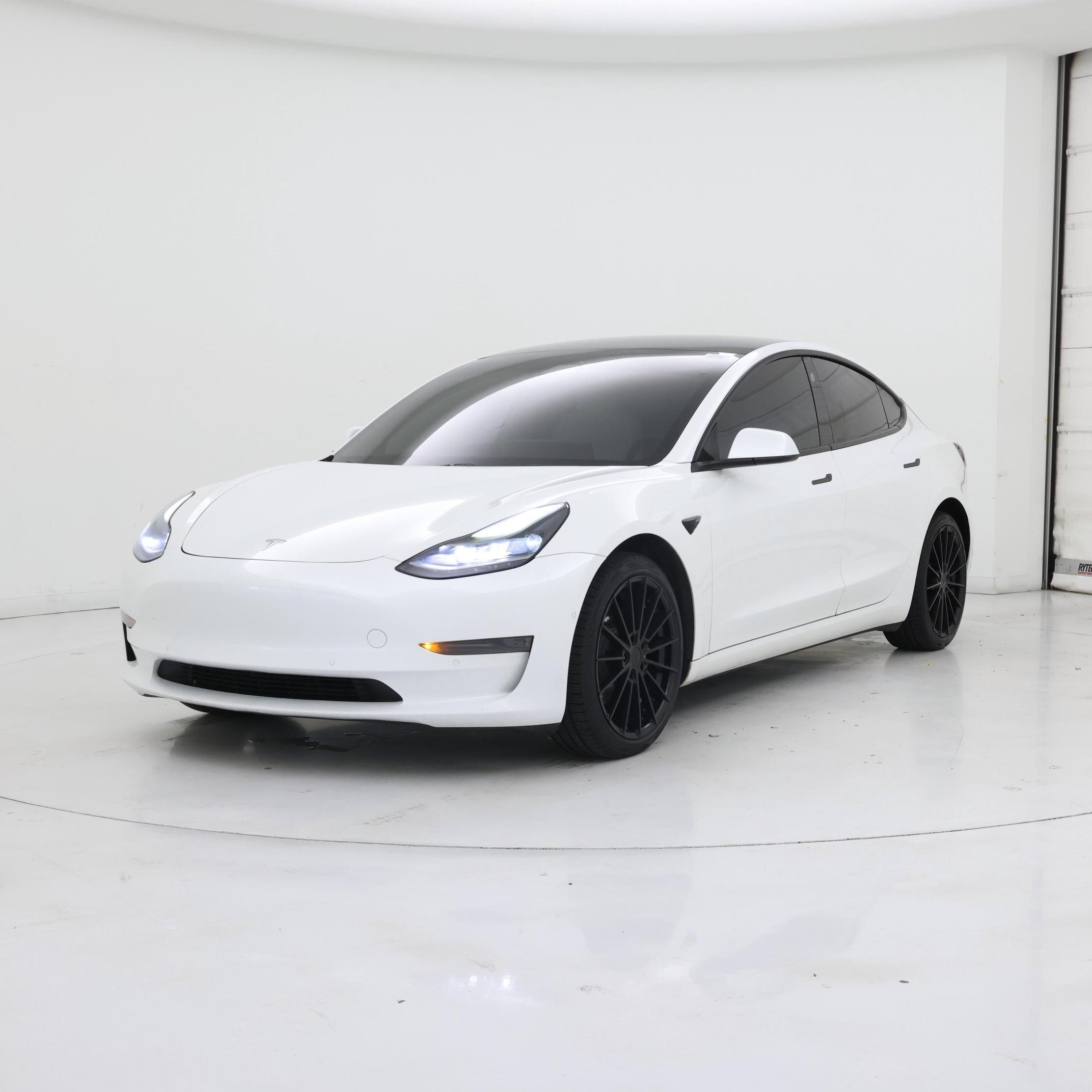 Thumbnail: 2021 Tesla Model 3 - 4