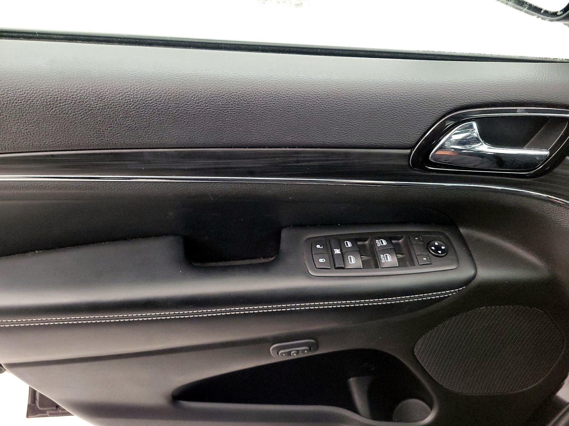 Thumbnail: 2021 Jeep Grand Cherokee - 12