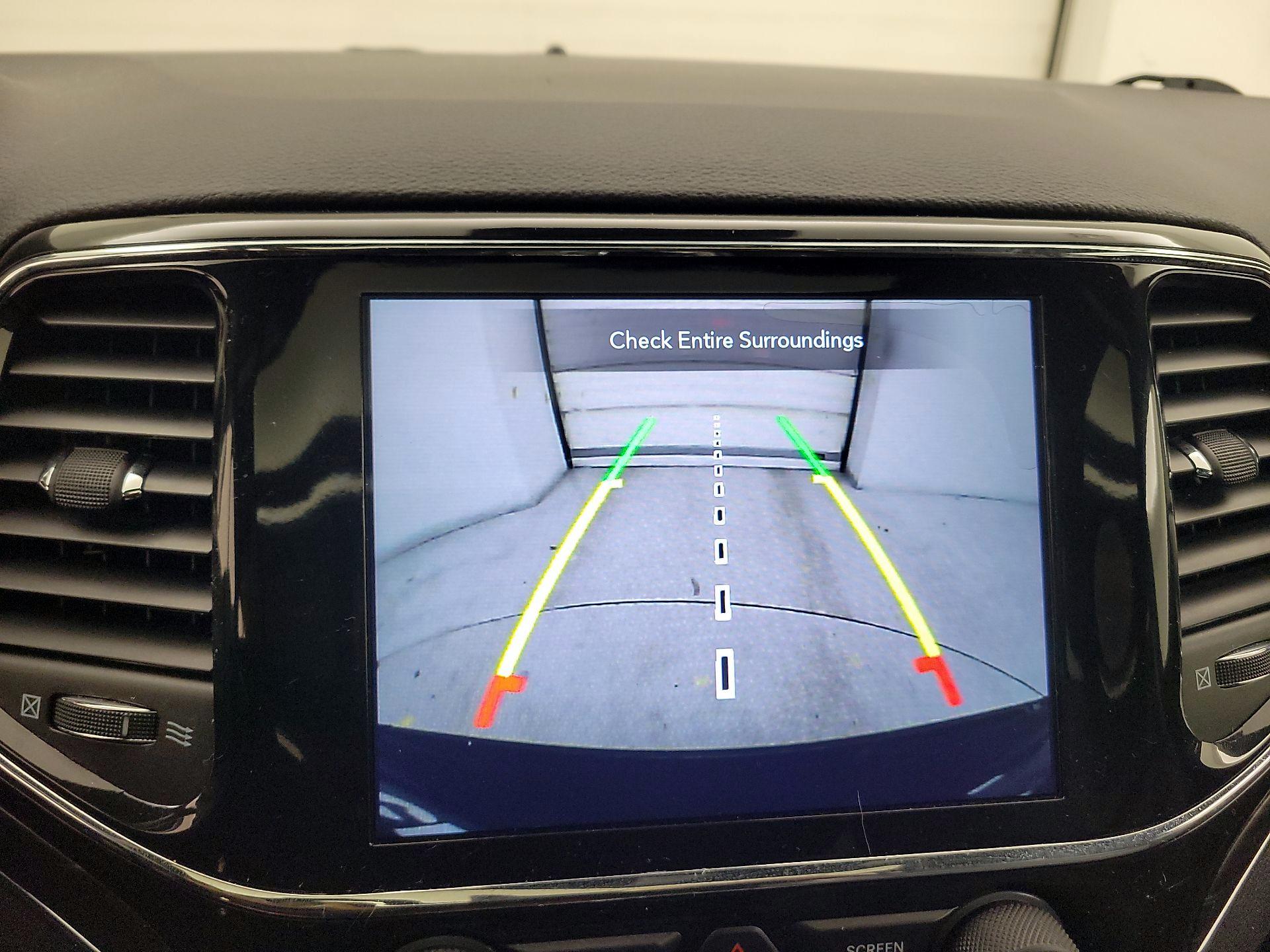 Thumbnail: 2021 Jeep Grand Cherokee - 15